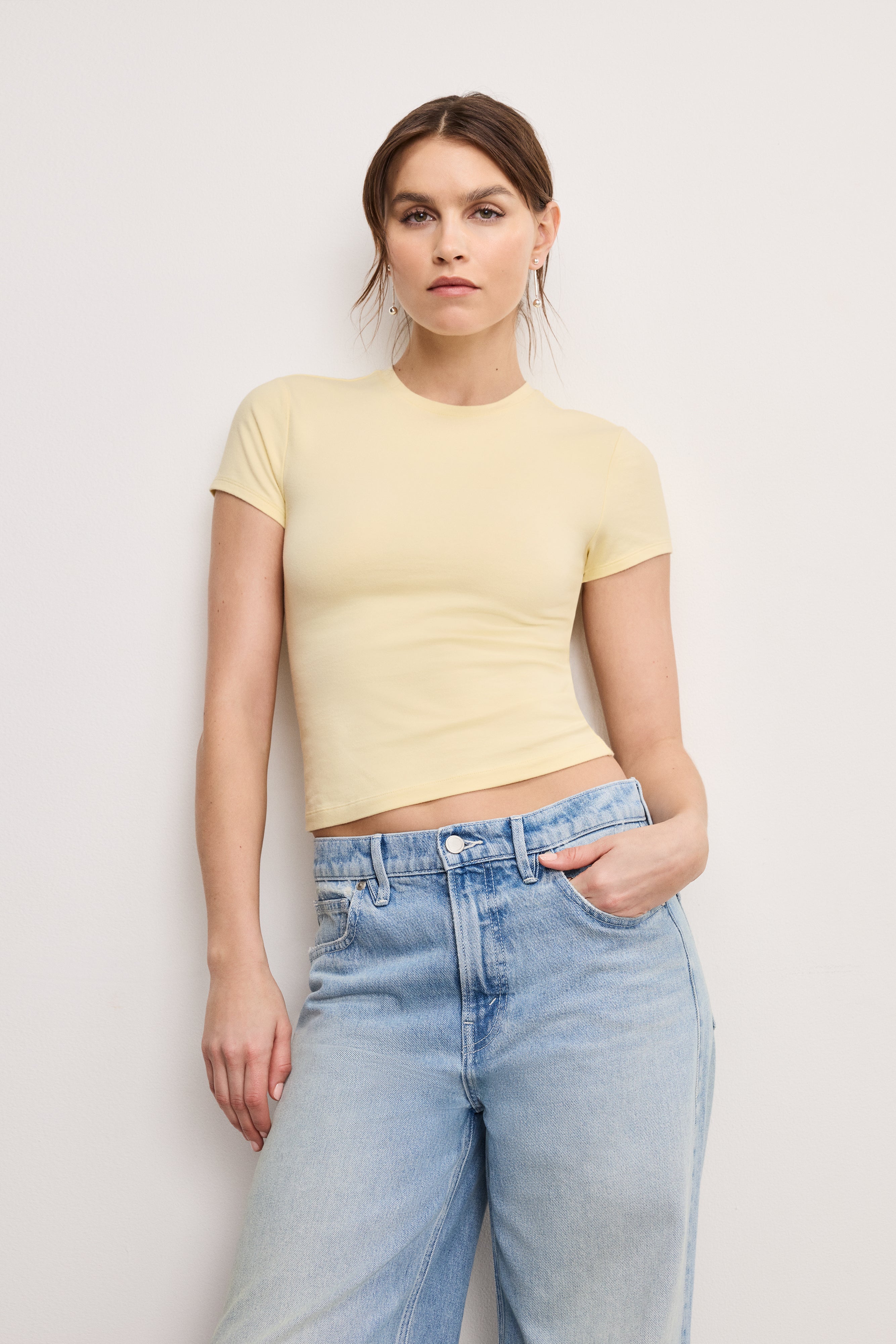 GOOD AMERICAN Ultra-Stretch Soft Cropped Tee | Light Ray Hue