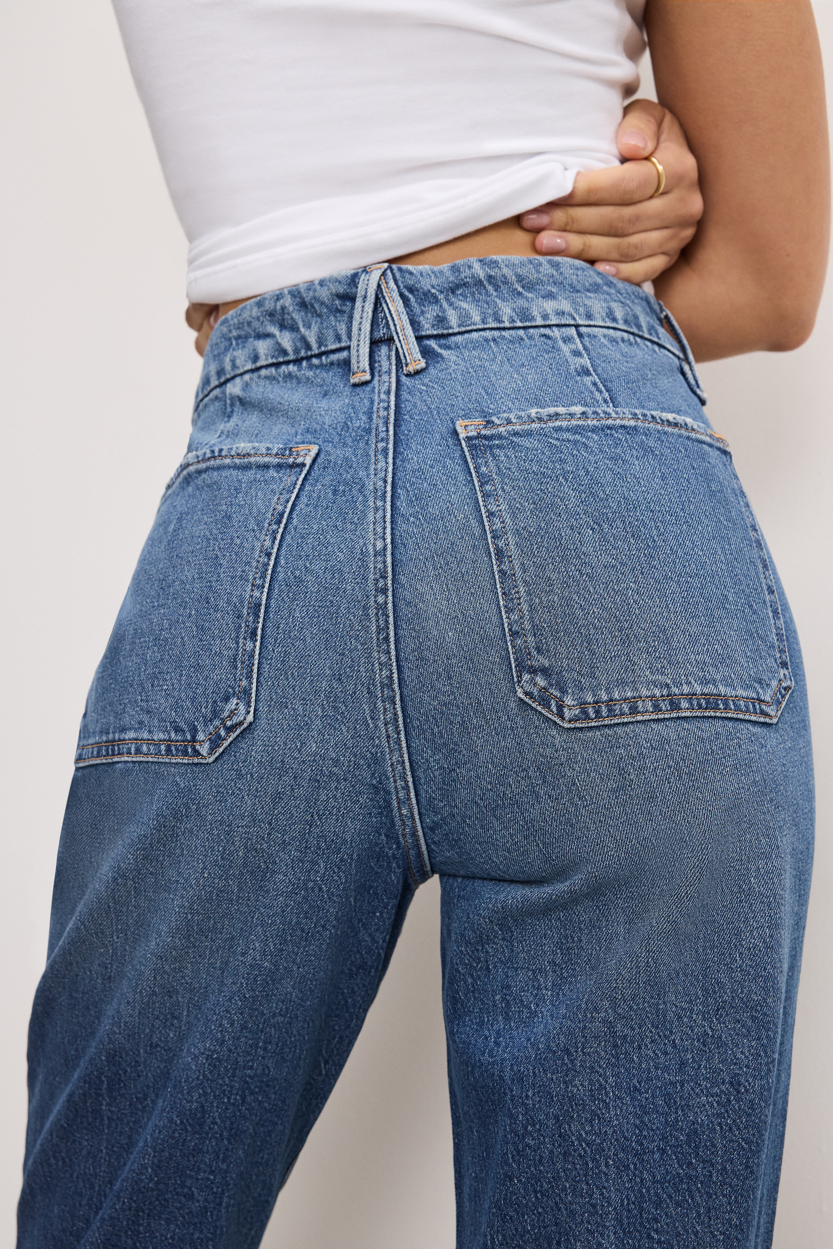 GOOD AMERICAN Weekend-Ready Utility Denim | Relaxed Fit Carpenter Jeans in Indigo Wash (Style#747)