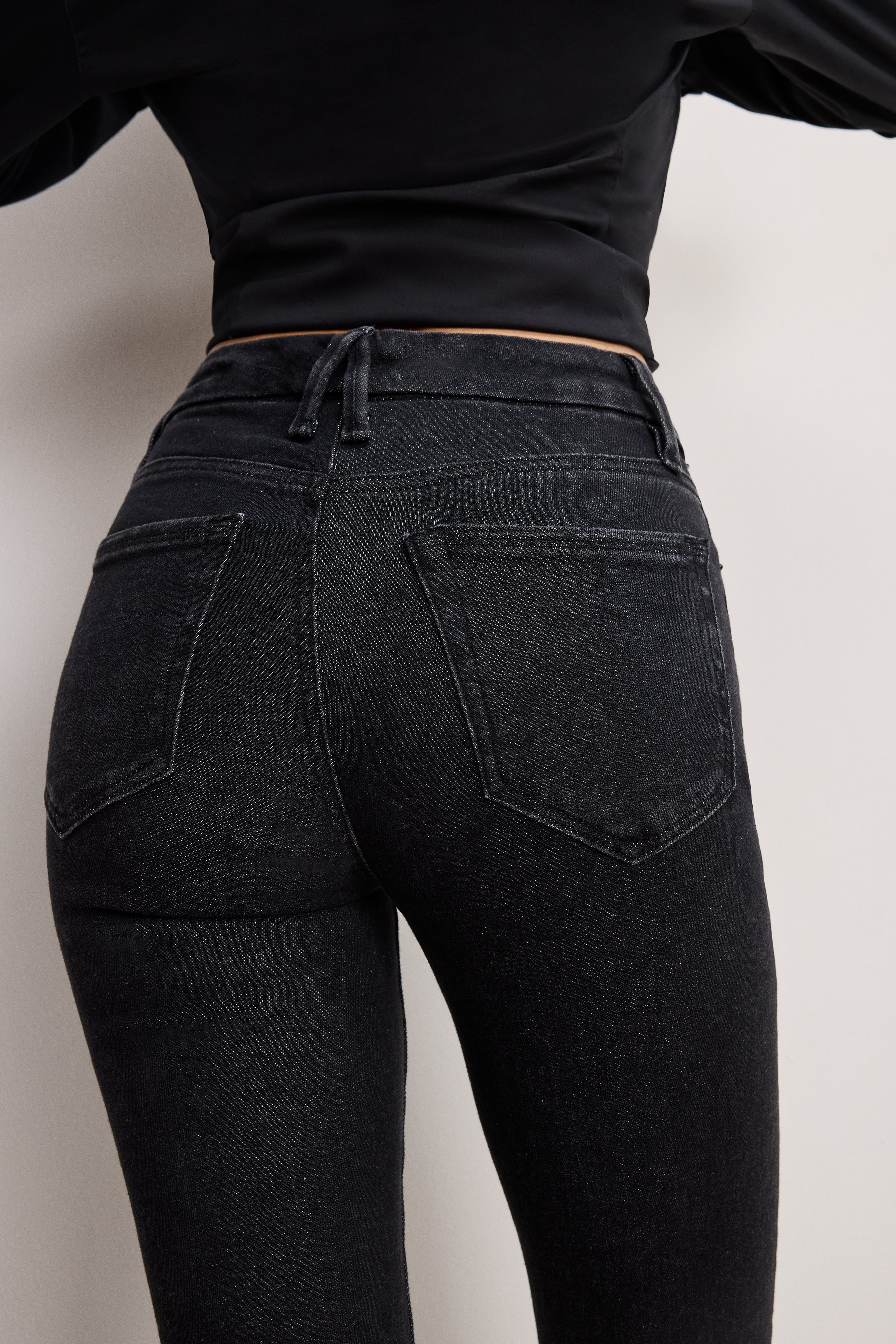 GOOD AMERICAN Flattering Straight-Leg Denim Jeans for Women | High-Waisted Slimming Fit in Black 184 