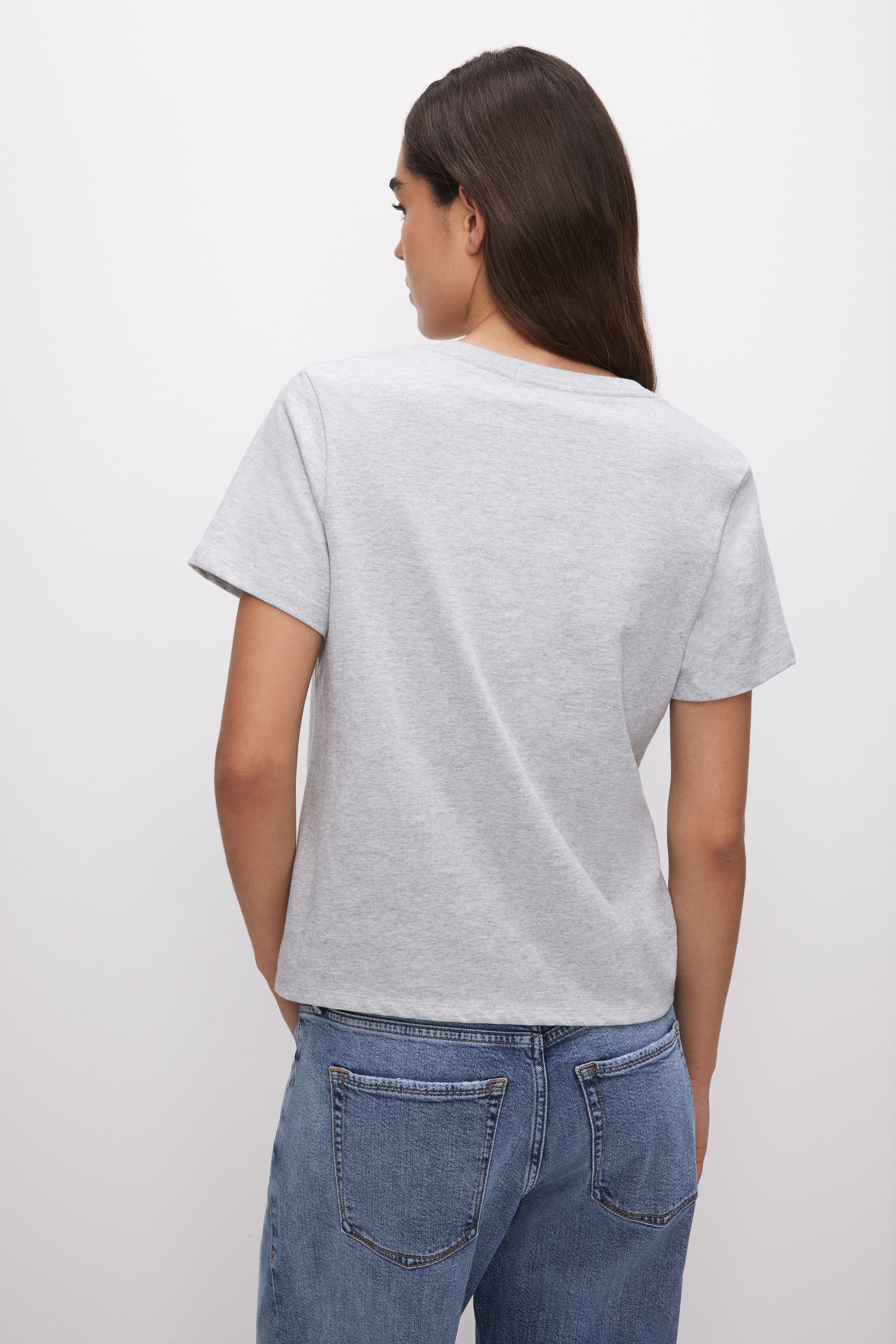 GOOD AMERICAN Soft Vintage Cotton V-Neck Tee - Relaxed Fit in Heather Grey 