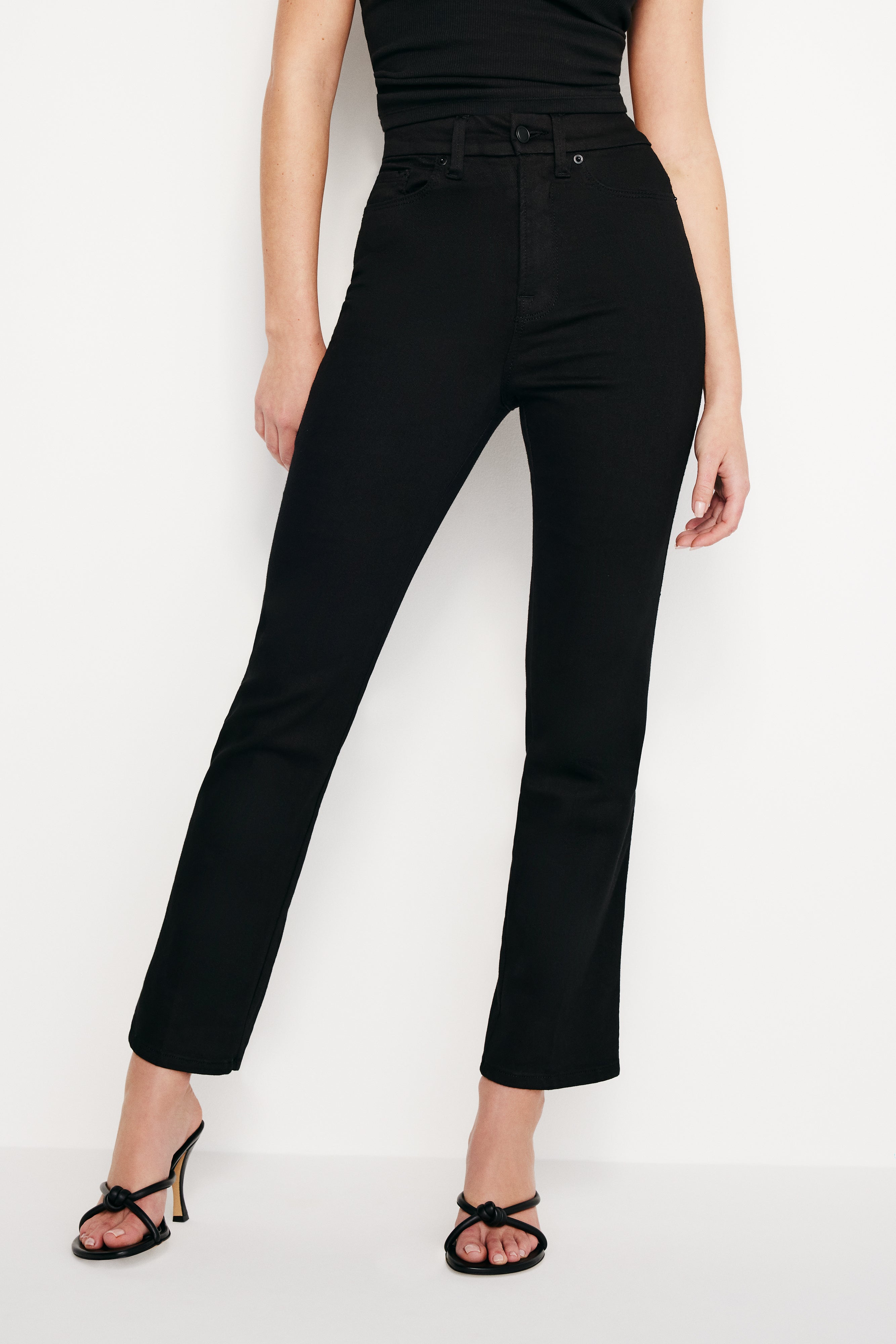 GOOD AMERICAN CurvyFit Straight Leg Jeans - Fade-Resistant Wash | BLACK001 