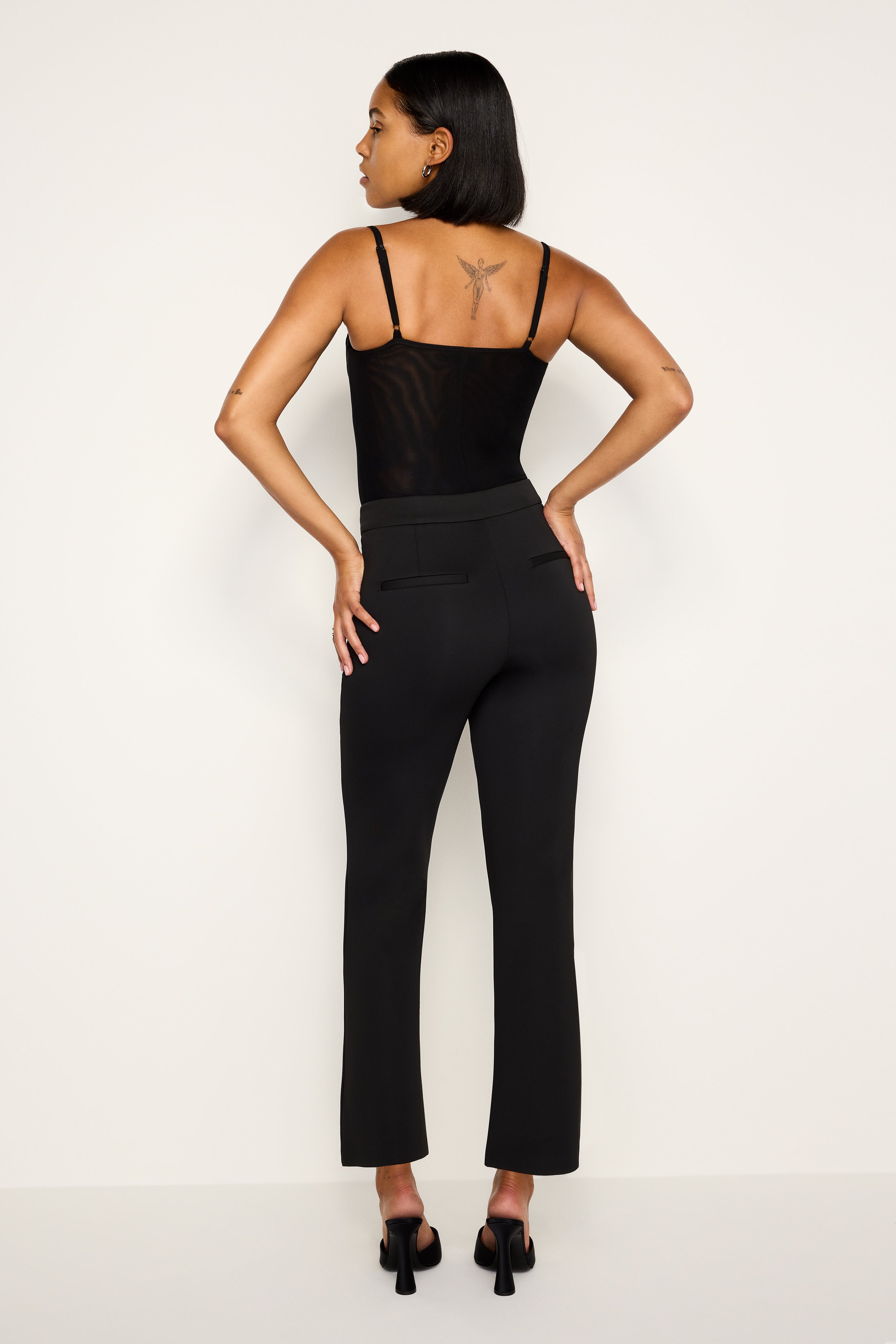 GOOD AMERICAN Slim Cropped Scuba Trousers - Classic Black | BLACK001