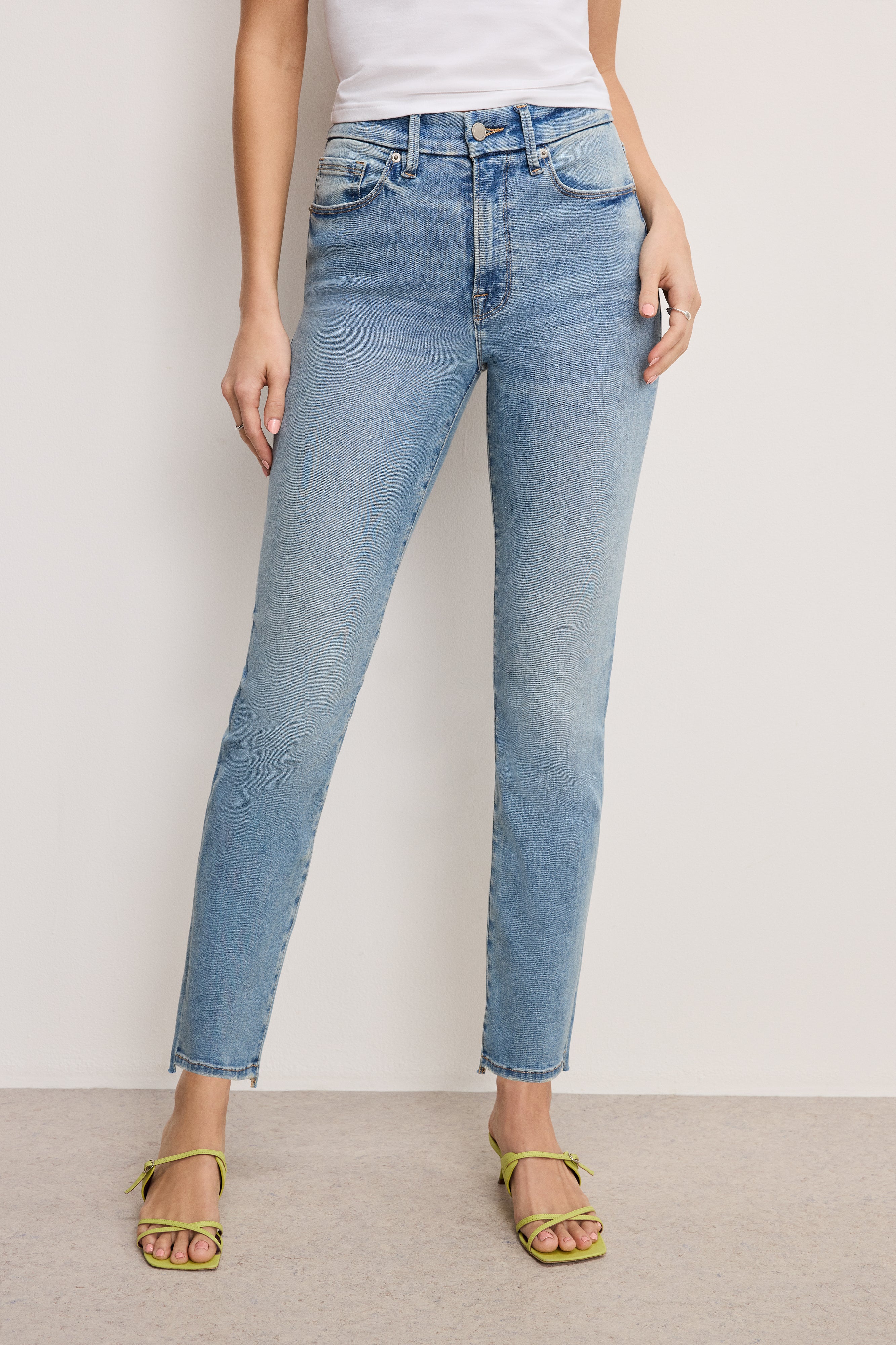 GOOD AMERICAN Always-Flattering Slim Straight Denim | Classic Indigo Wash 834 