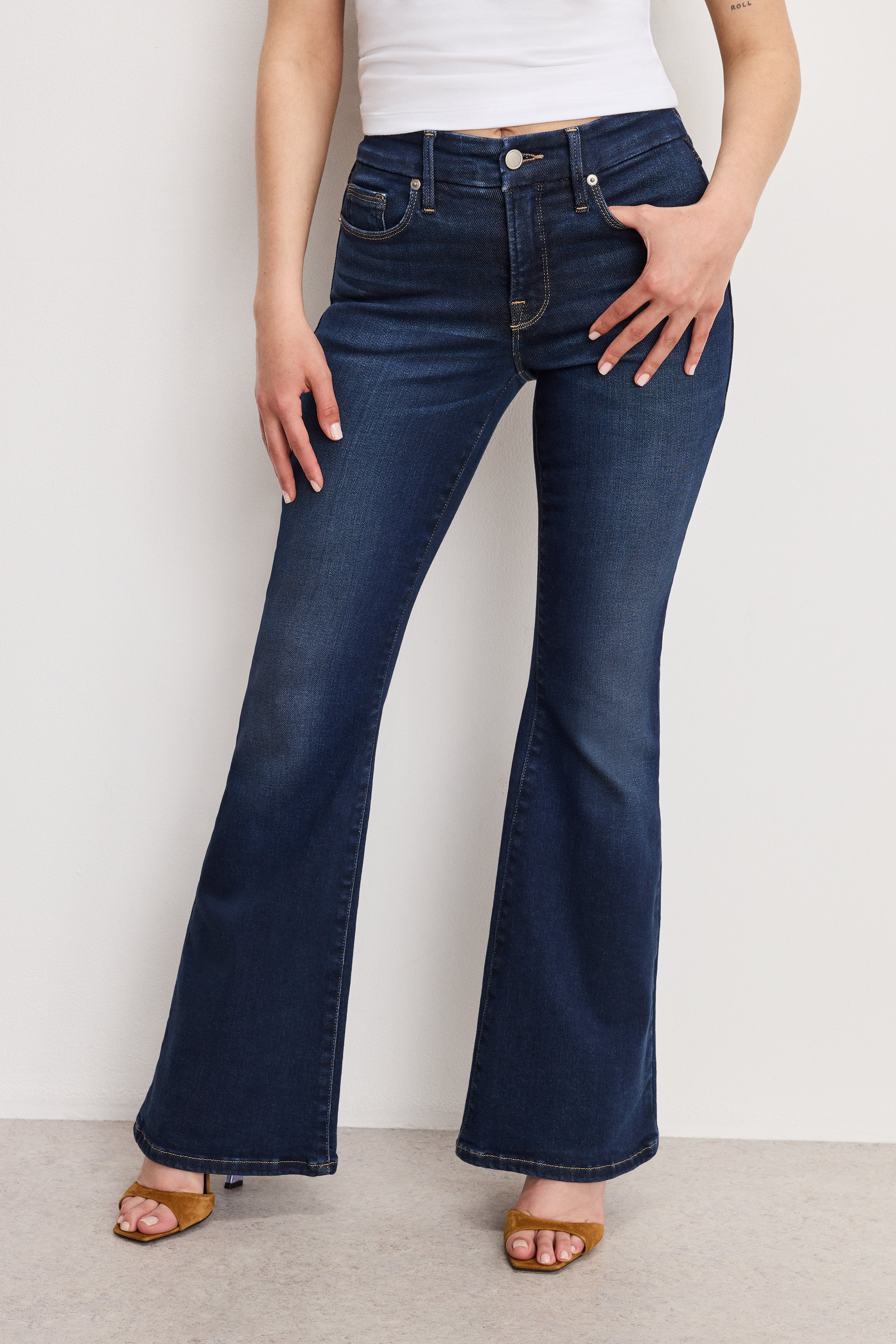 GOOD AMERICAN Retro Slim Bootcut Jeans | Dark Indigo Wash with Comfort Fit