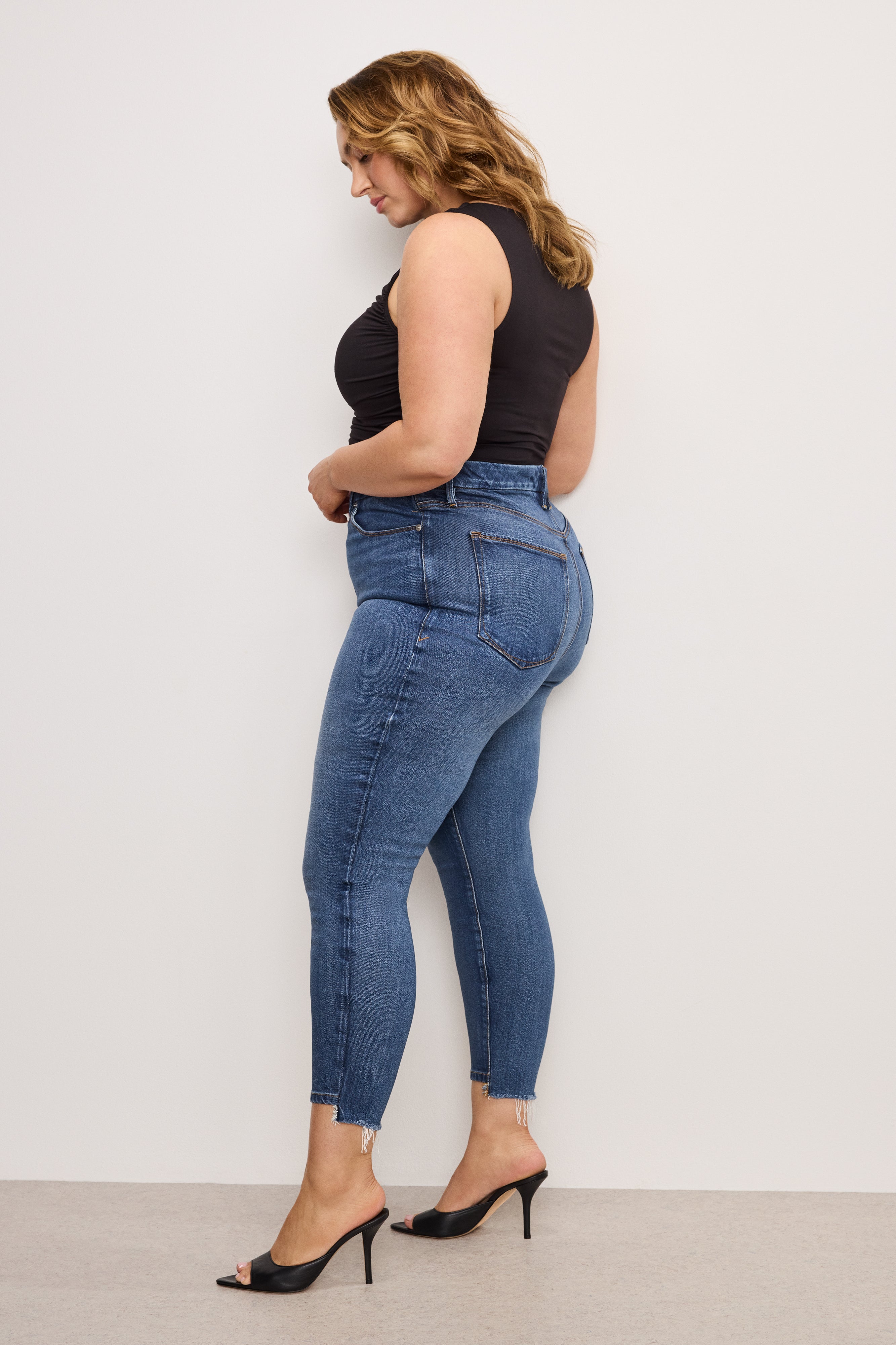 GOOD AMERICAN Ultra-Soft Slim-Fit Crop Jeans with Waist Hugging Tech | INDIGO839 