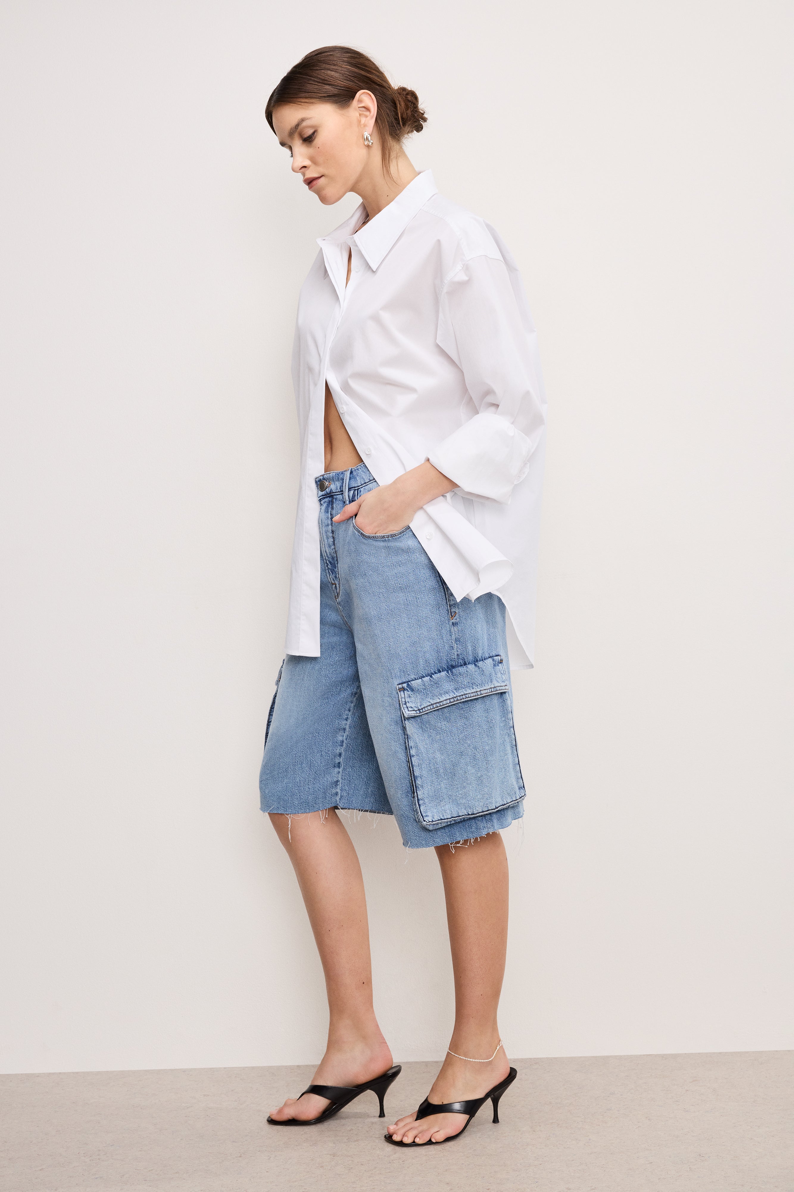 GOOD AMERICAN Premium Distressed Denim Cargo Shorts | Relaxed Fit Vintage Indigo Wash | INDIGO876 