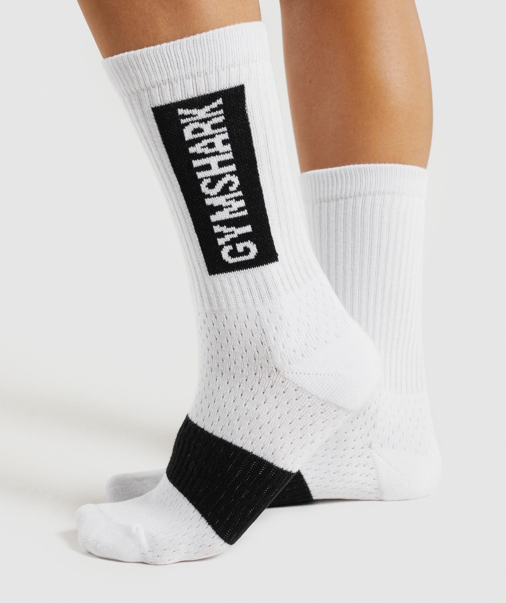 GYMSHARK Gymshark Pro Embroidered Crew Socks - Premium Athletic 1-Pair Pack (Crisp White)