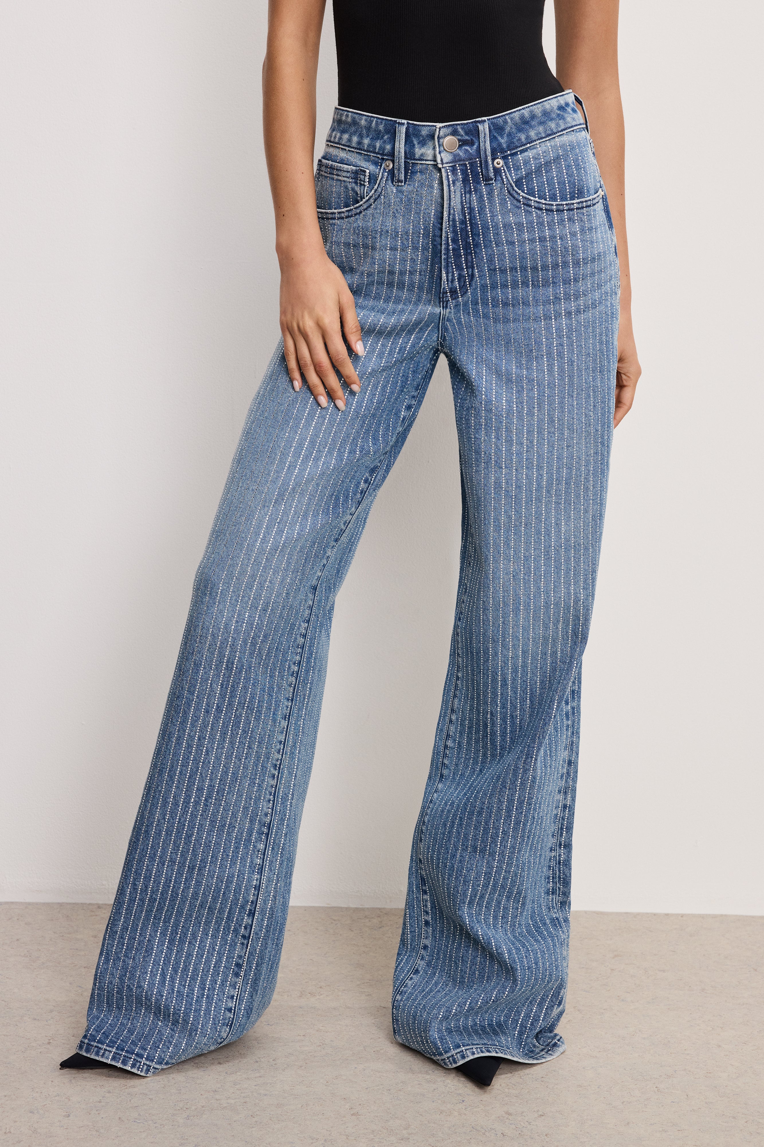 GOOD AMERICAN Ultra-Soft Relaxed Fit Diamond-Embellished Denim | INDIGO728