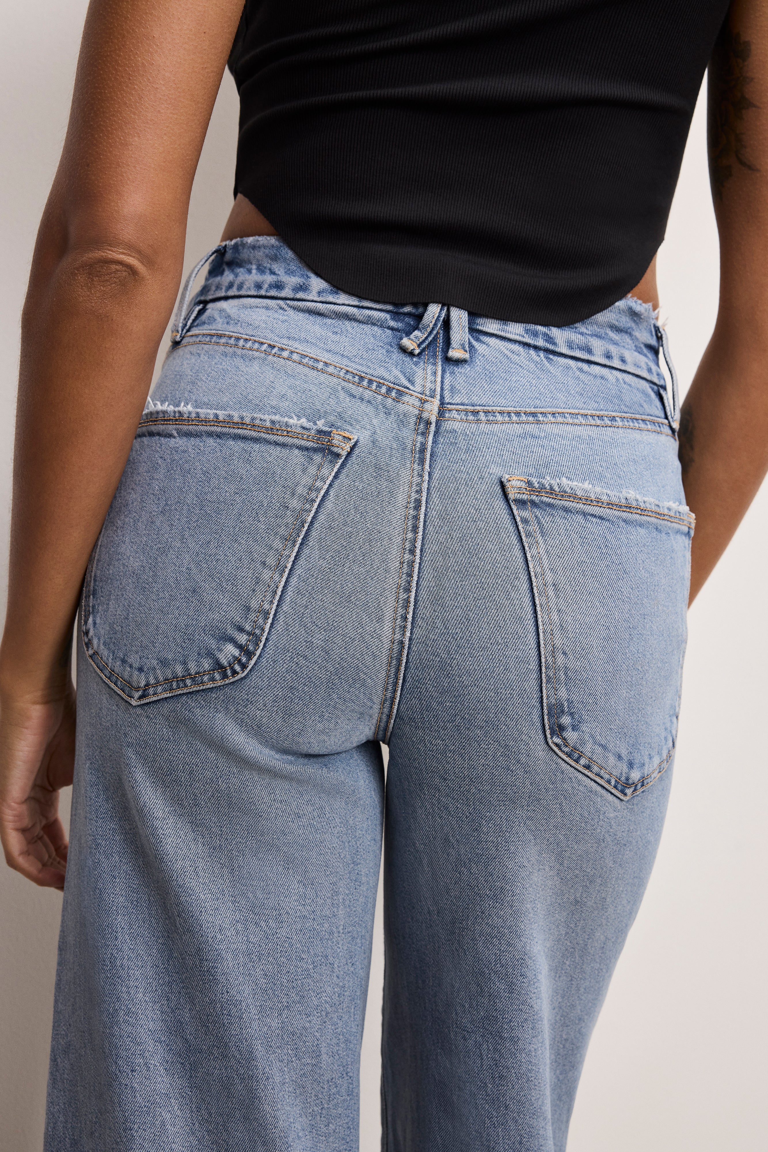 GOOD AMERICAN Soft-Stretch Tech Comfort Waist Wide-Leg Palazzo Cropped Jeans | Indigo Wash 
