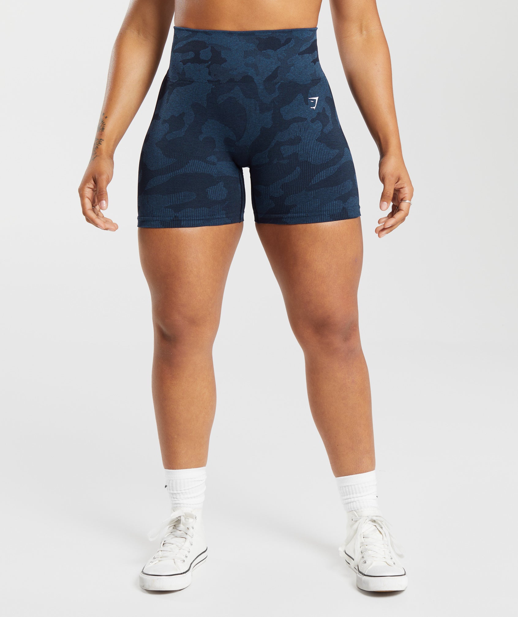 GYMSHARK Gymshark Camo Adapt High-Waisted Workout Shorts - Ribbed Seamless Design in Midnight & Ash Blue Ombre