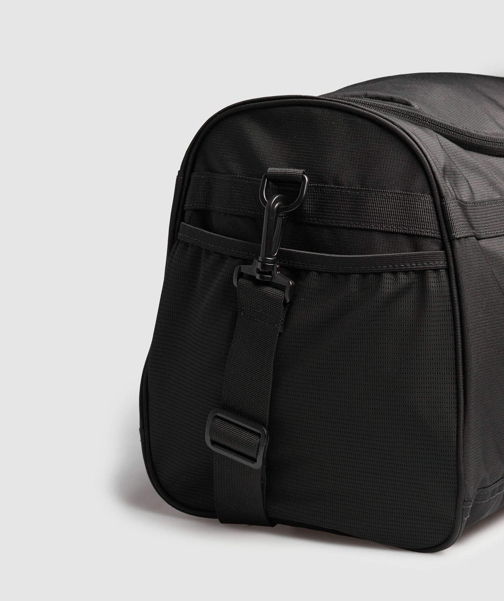 GYMSHARK Active Sport Duffel Bag - Medium Capacity, Sleek Black for Gym Essentials & Travel Gear