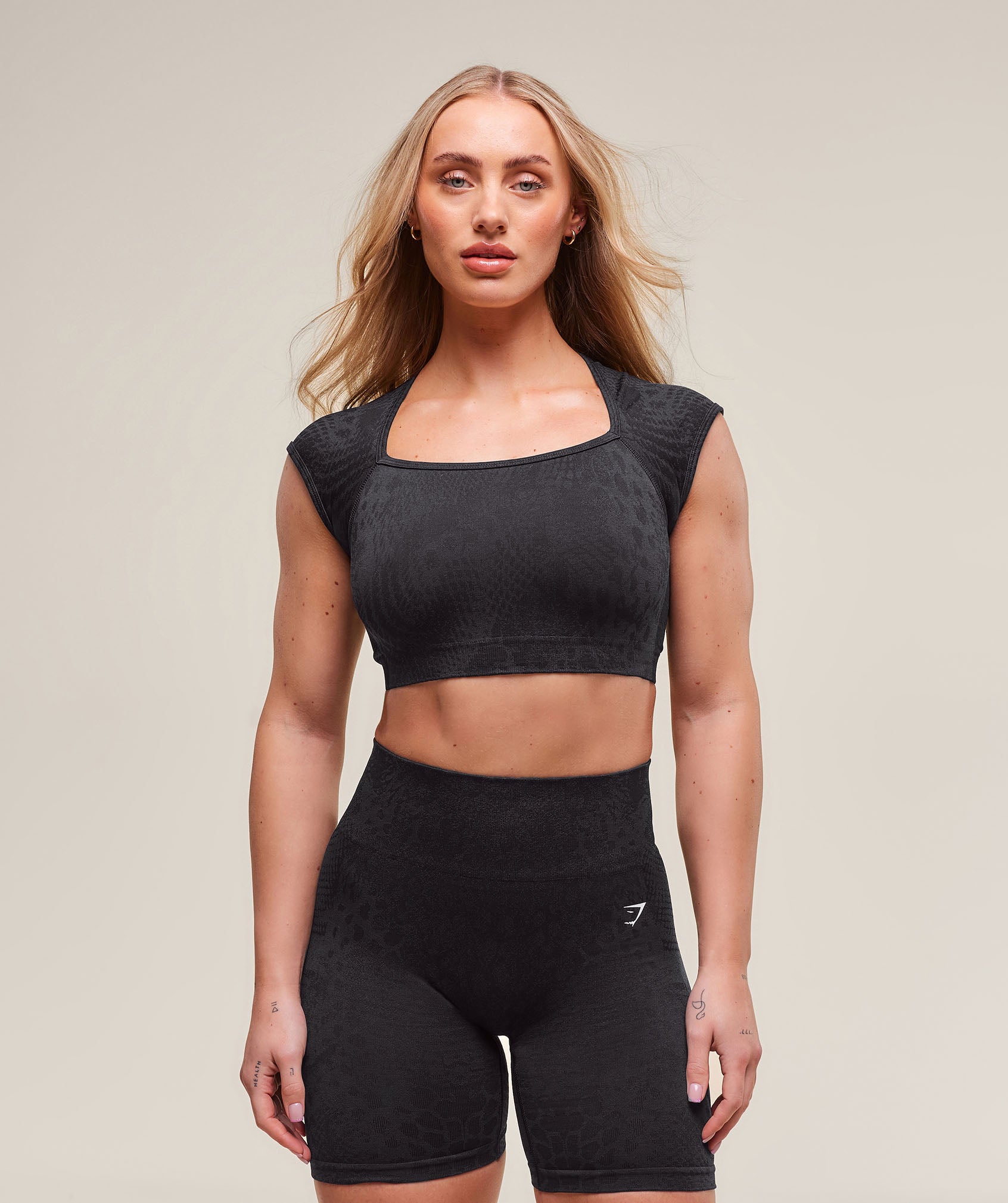 GYMSHARK Adapt X Whitney Animal Print Seamless Workout Crop Top - Black & Asphalt Grey
