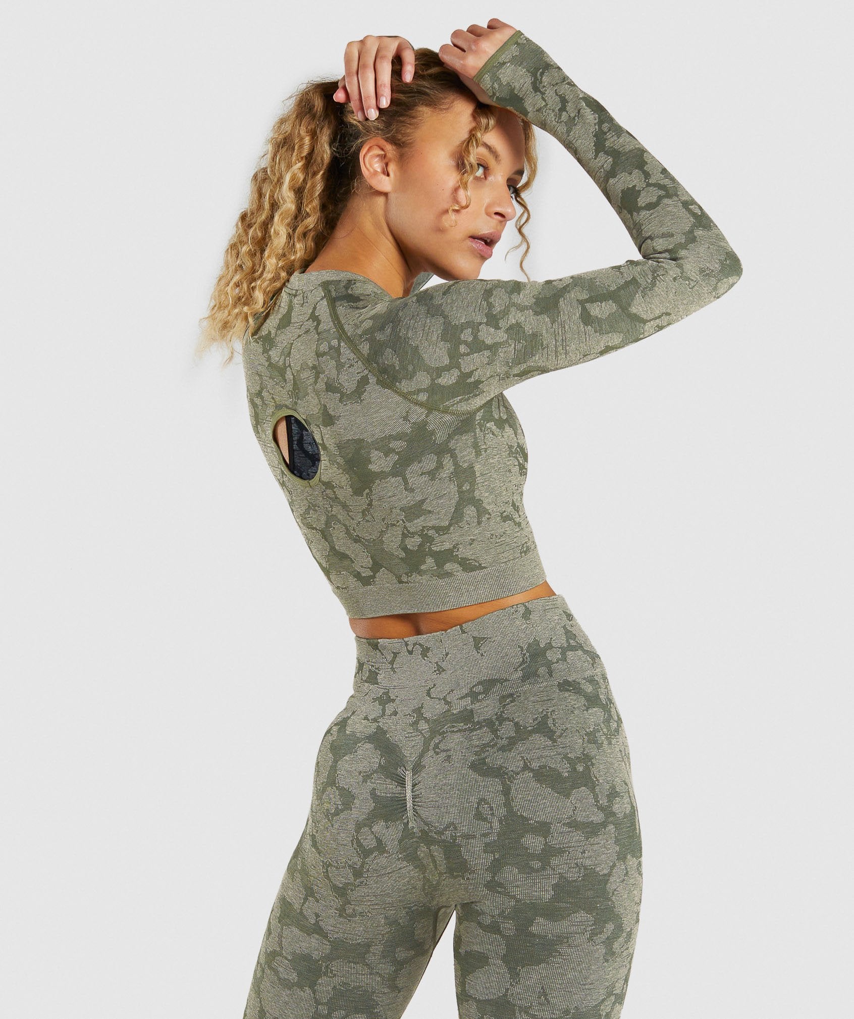 GYMSHARK Adaptive Camouflage Seamless Long-Sleeve Cropped Tee in Forest Green 