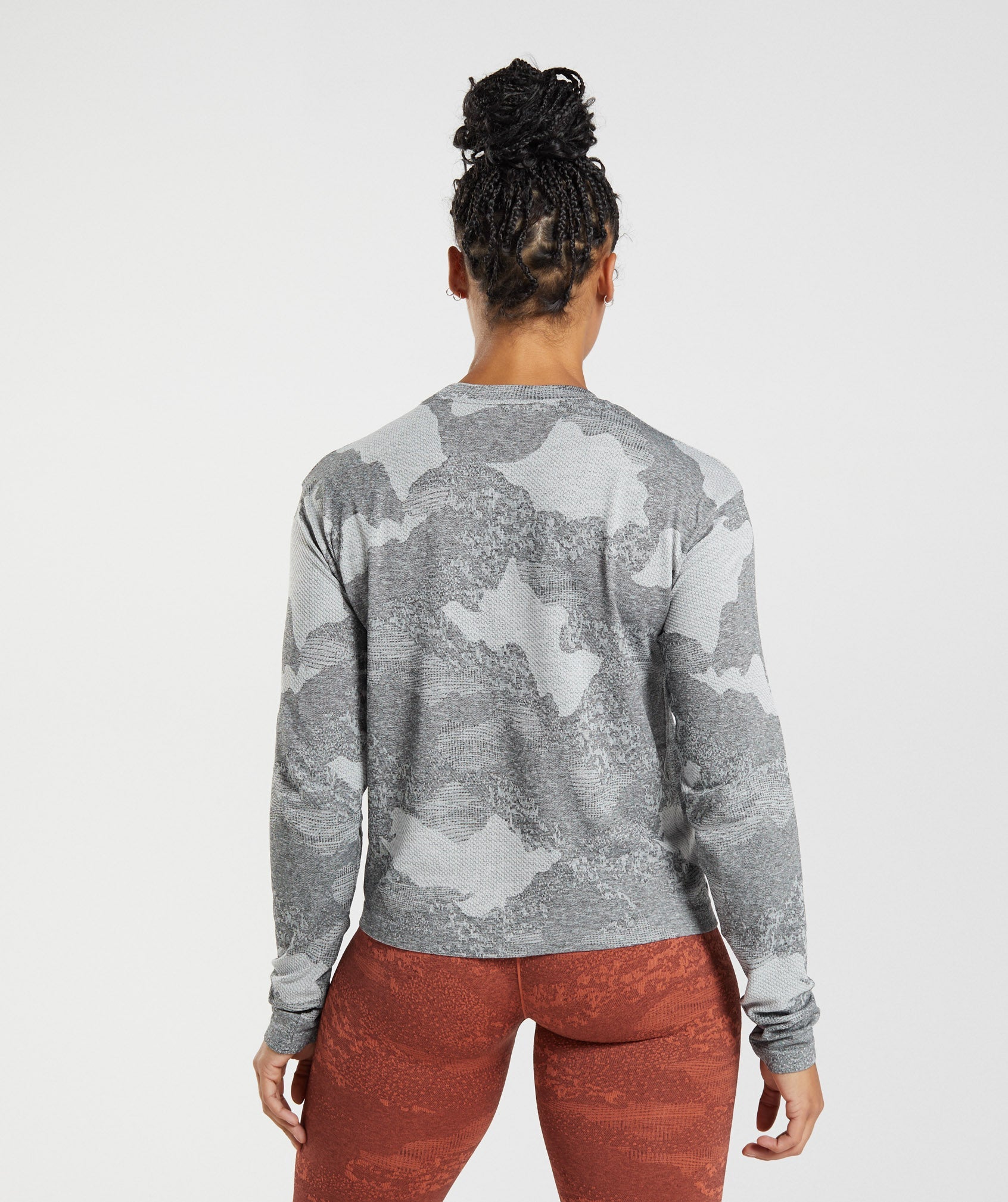 GYMSHARK Adaptive Camo Seamless Workout Top - Breathable Long Sleeve Gym Shirt in Light Grey/Black