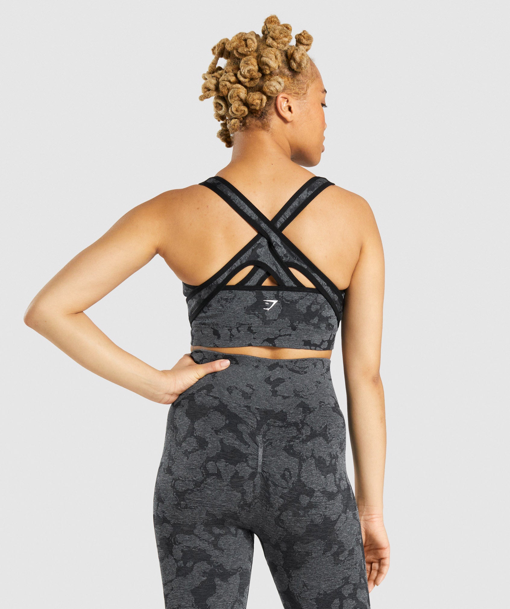 GYMSHARK Gymshark Adapt Camo Seamless High-Support Workout Bra - Classic Black 