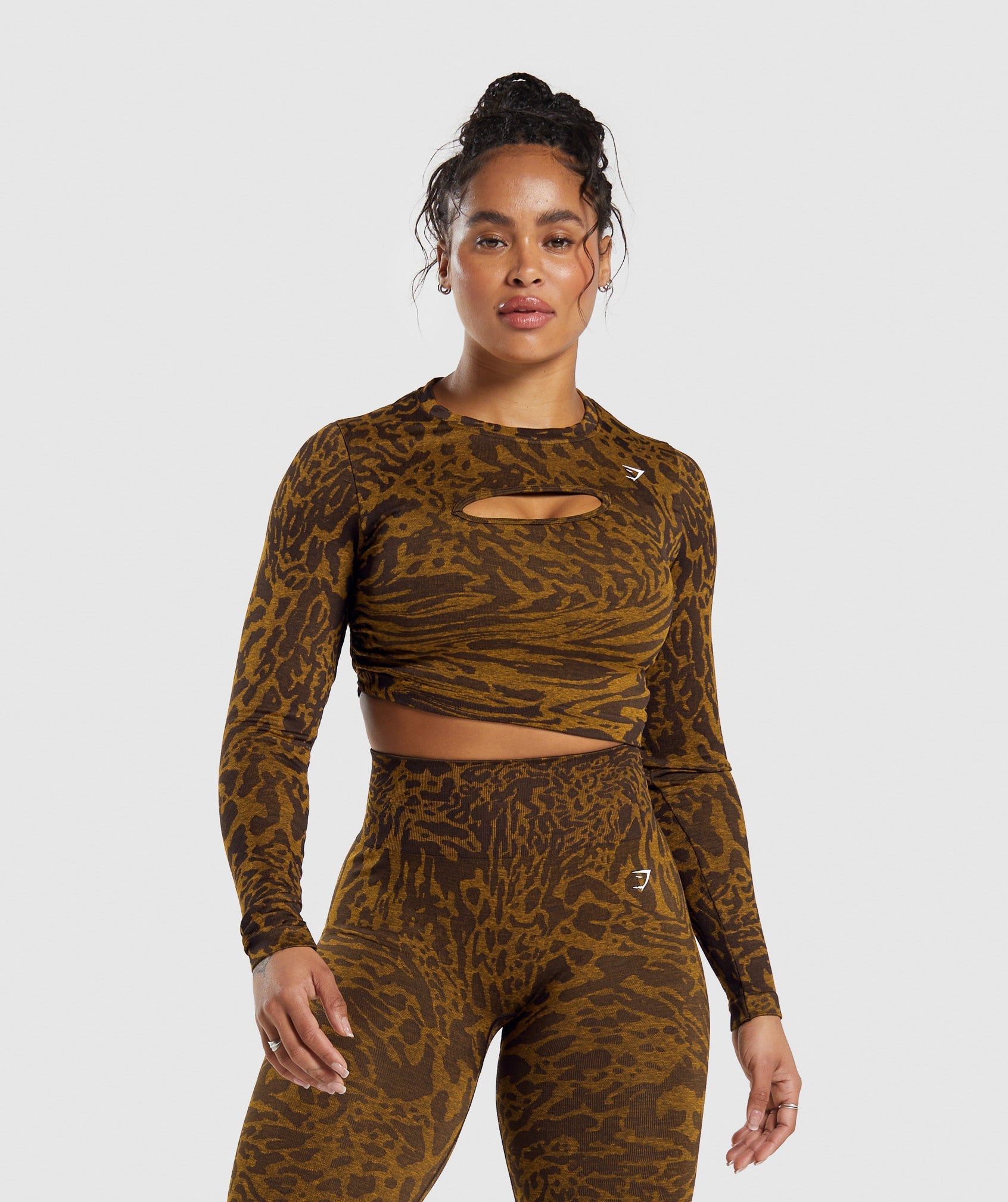 GYMSHARK Gymshark Safari-Inspired Seamless Long-Sleeved Cropped Workout Top - Vintage Oak & Sunburned Yellow