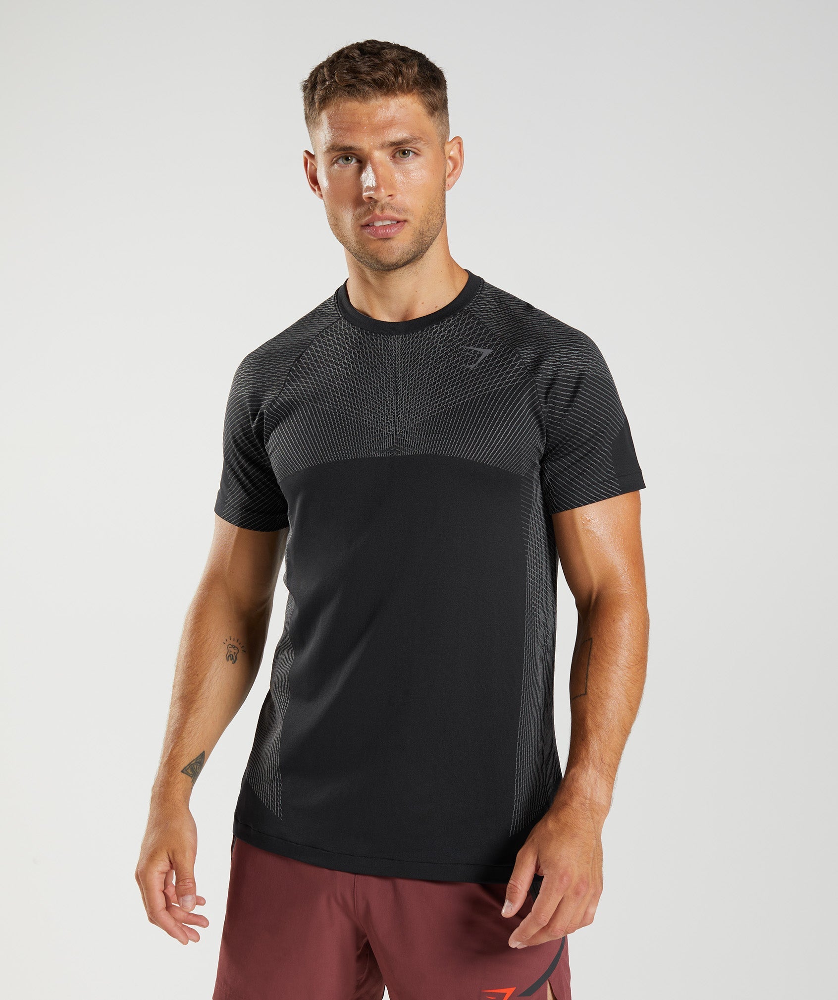 GYMSHARK Gymshark Seamless Performance Tee - Shadow Black/Grey Athletic Cut