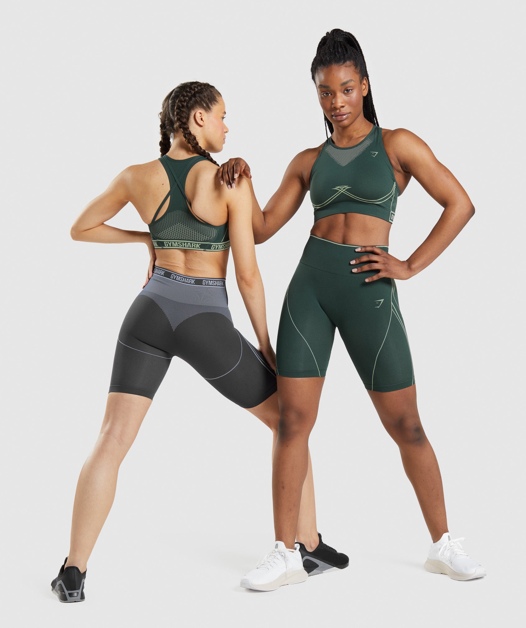 GYMSHARK Gymshark Apex Ultra-Fit Seamless Bra for High-Intensity Workouts - Obsidian & Cucumber Green Ombre 