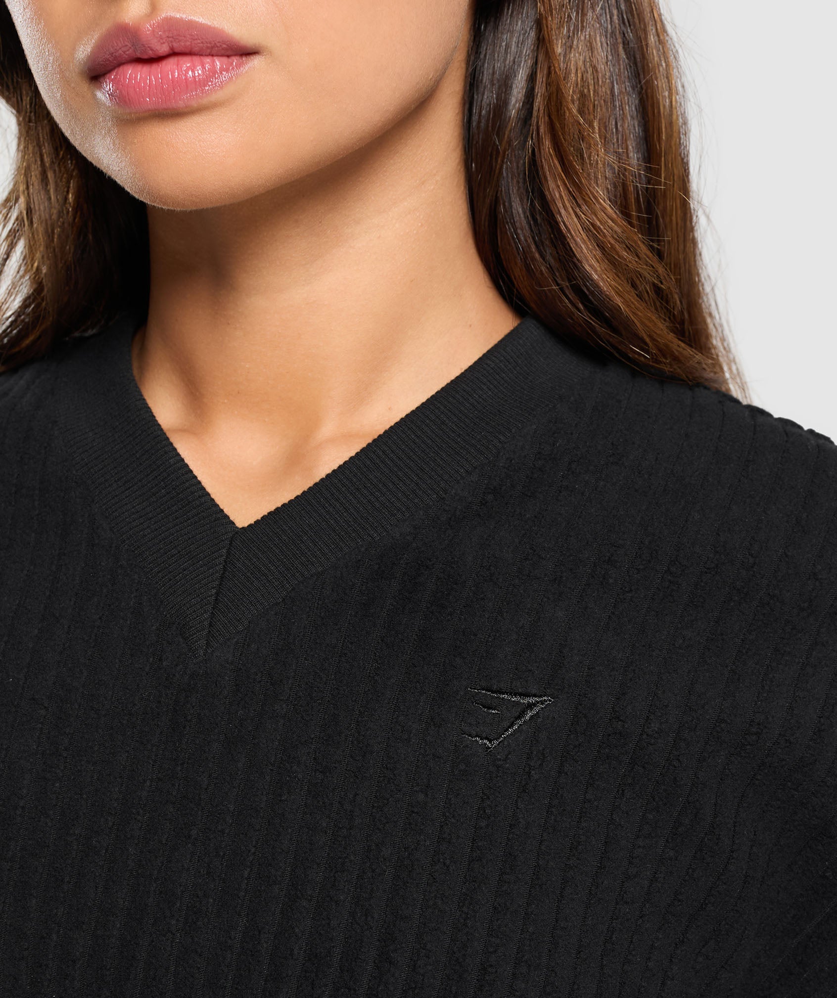 GYMSHARK Cropped Corduroy Pullover - Classic Black Casual Style 