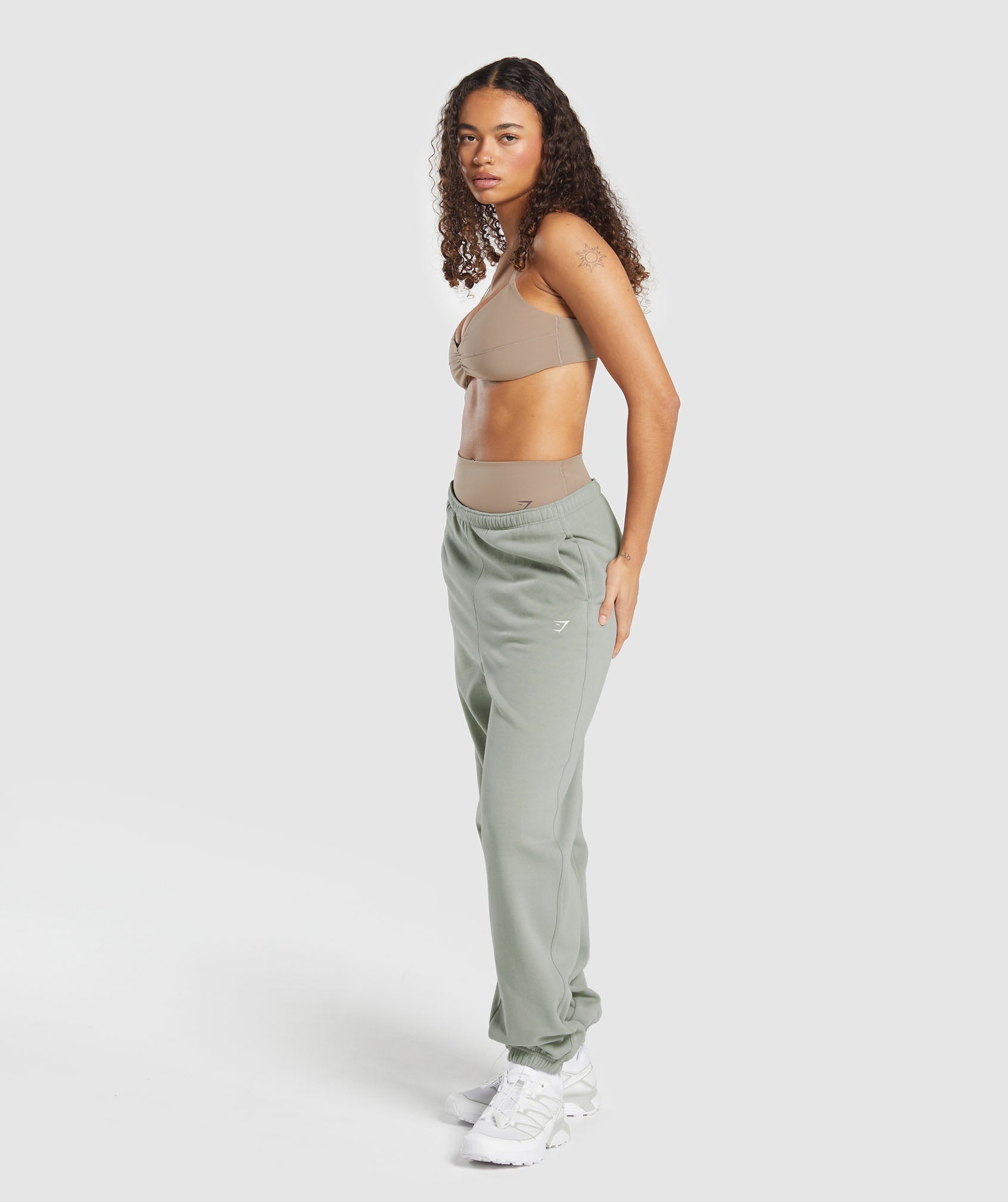 GYMSHARK Ultra-Soft Winter Fleece Joggers - Relaxed Fit in Stone Grey