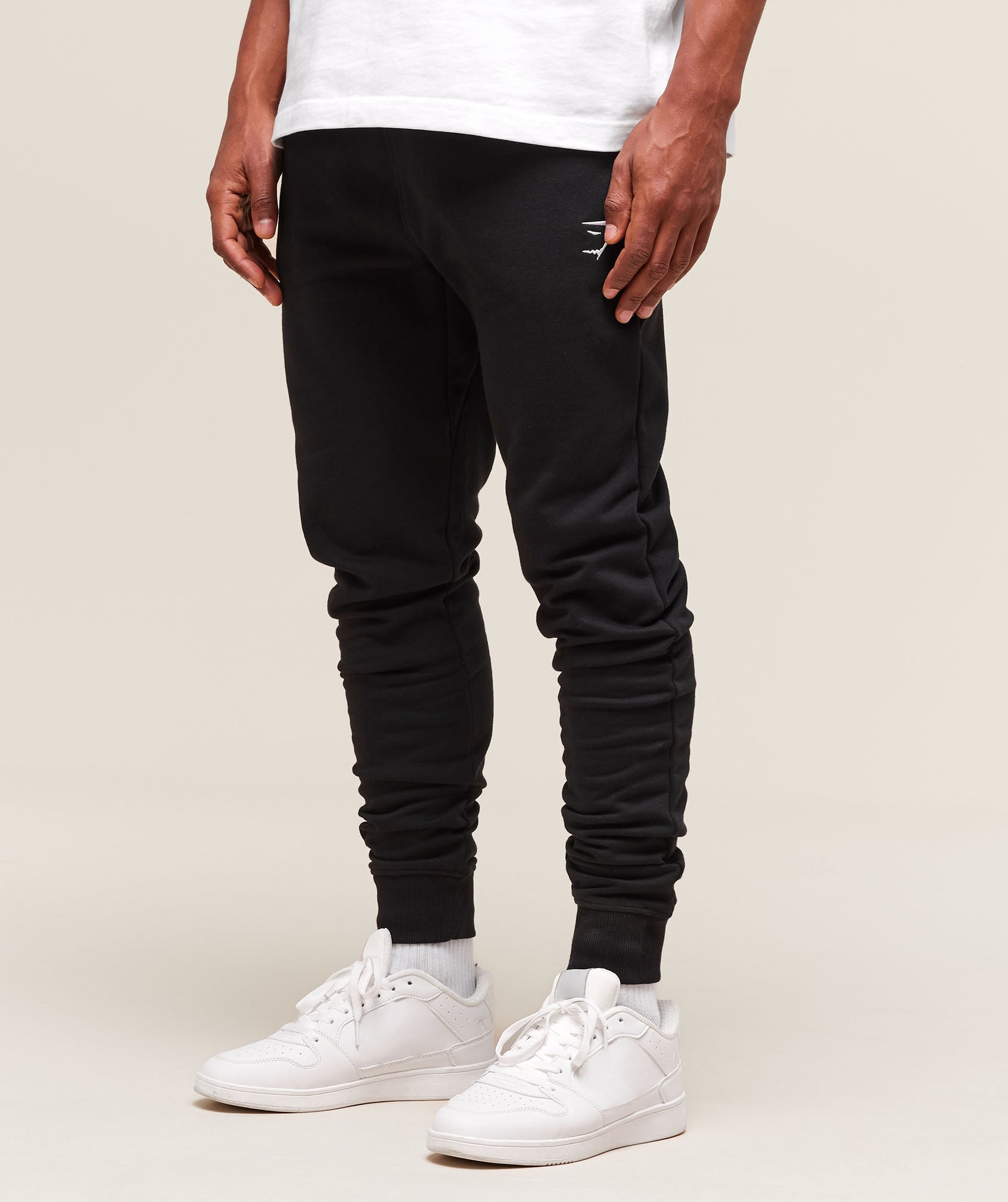 GYMSHARK Gymshark Crest Elevated Fit Jogger Pants - Onyx Black 