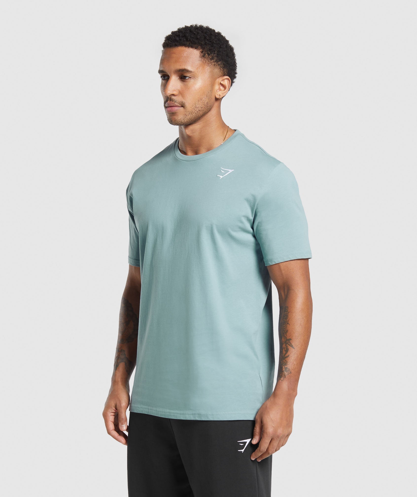 GYMSHARK Athletic Crest Tee - Relaxed Fit Comfort Cotton Shirt in Calming Blue 