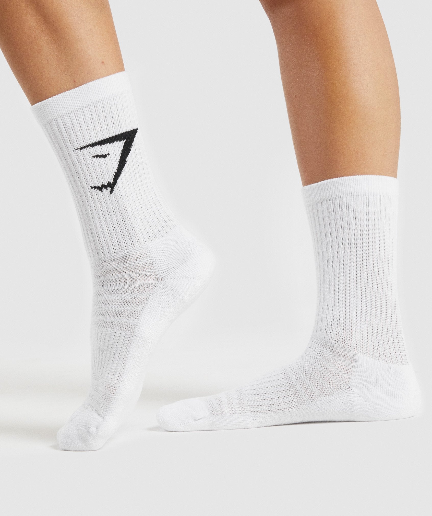 GYMSHARK Gymshark Performance Crew Socks 3-Pack - Breathable Athletic Socks in Crisp White 