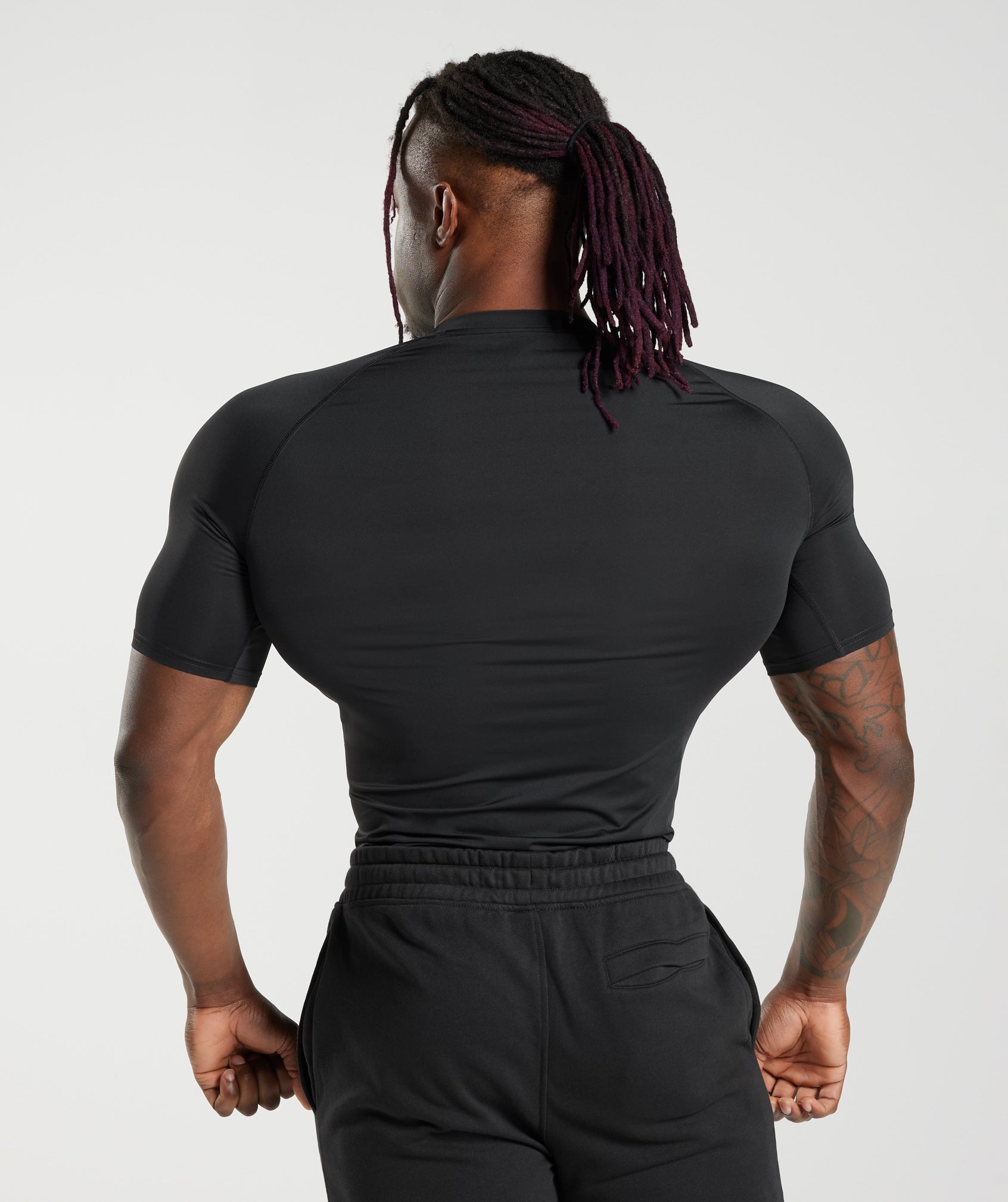 GYMSHARK Element Performance Baselayer Tee - Premium Onyx Black 
