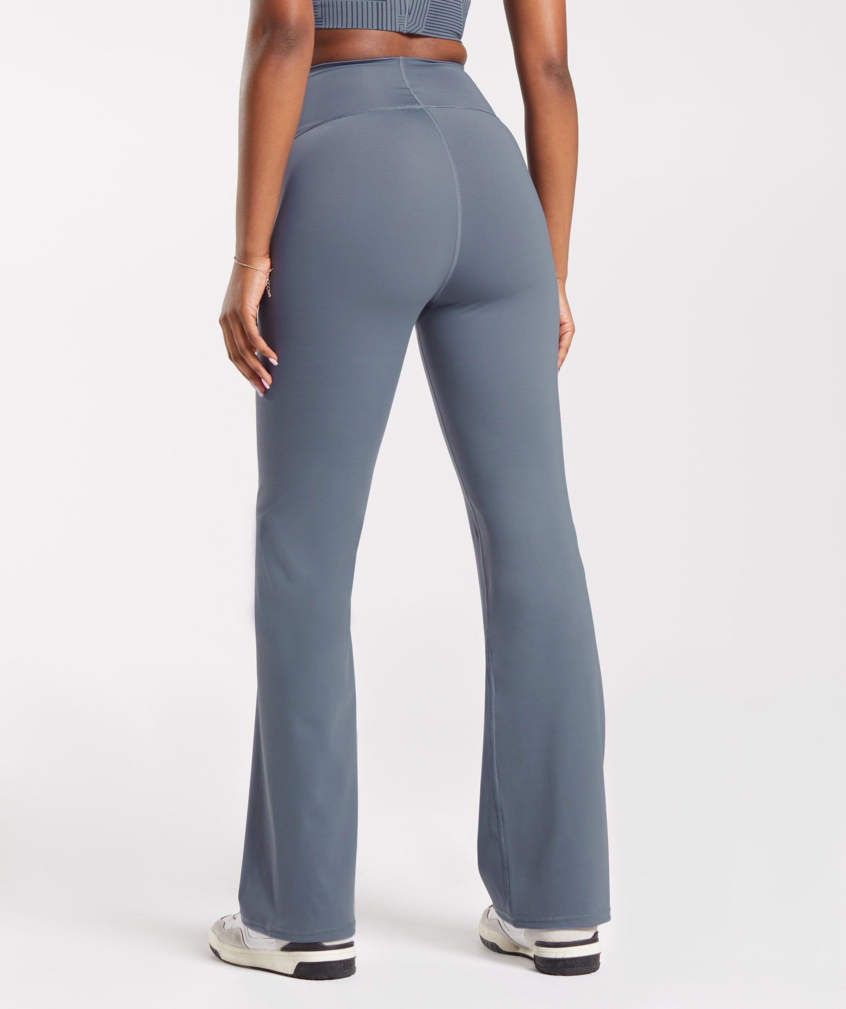 GYMSHARK Gymshark Elevate High-Waisted Flared Yoga Pants - Buttery-Soft Sculpting Leggings in Evening Blue 