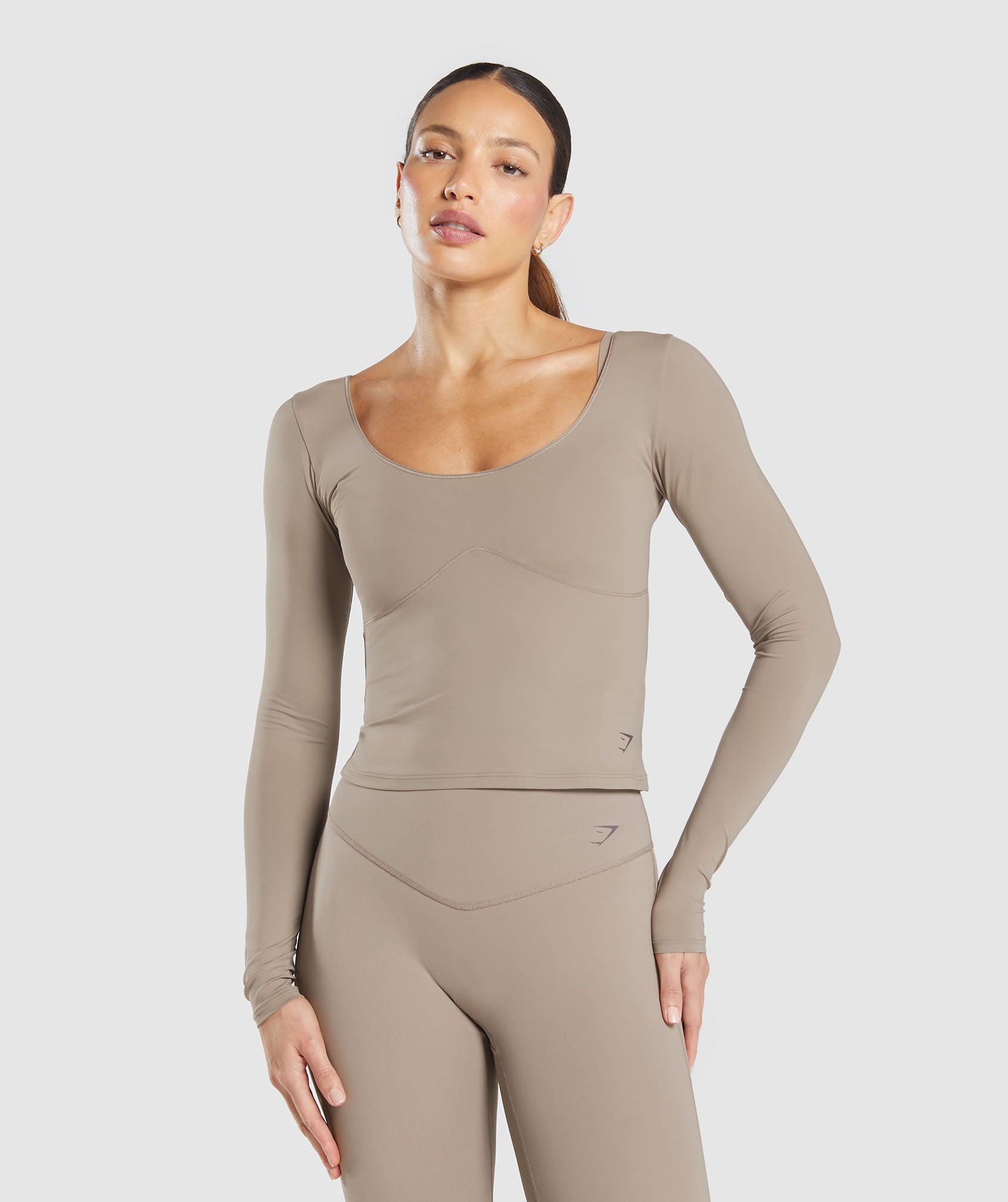 GYMSHARK GYMSHARK Elevate Long-Sleeve Workout Shirt - Breathable Training Top in Chestnut Brown, Comfy Fit for Gym & Casual Wear, Fall Training Essential