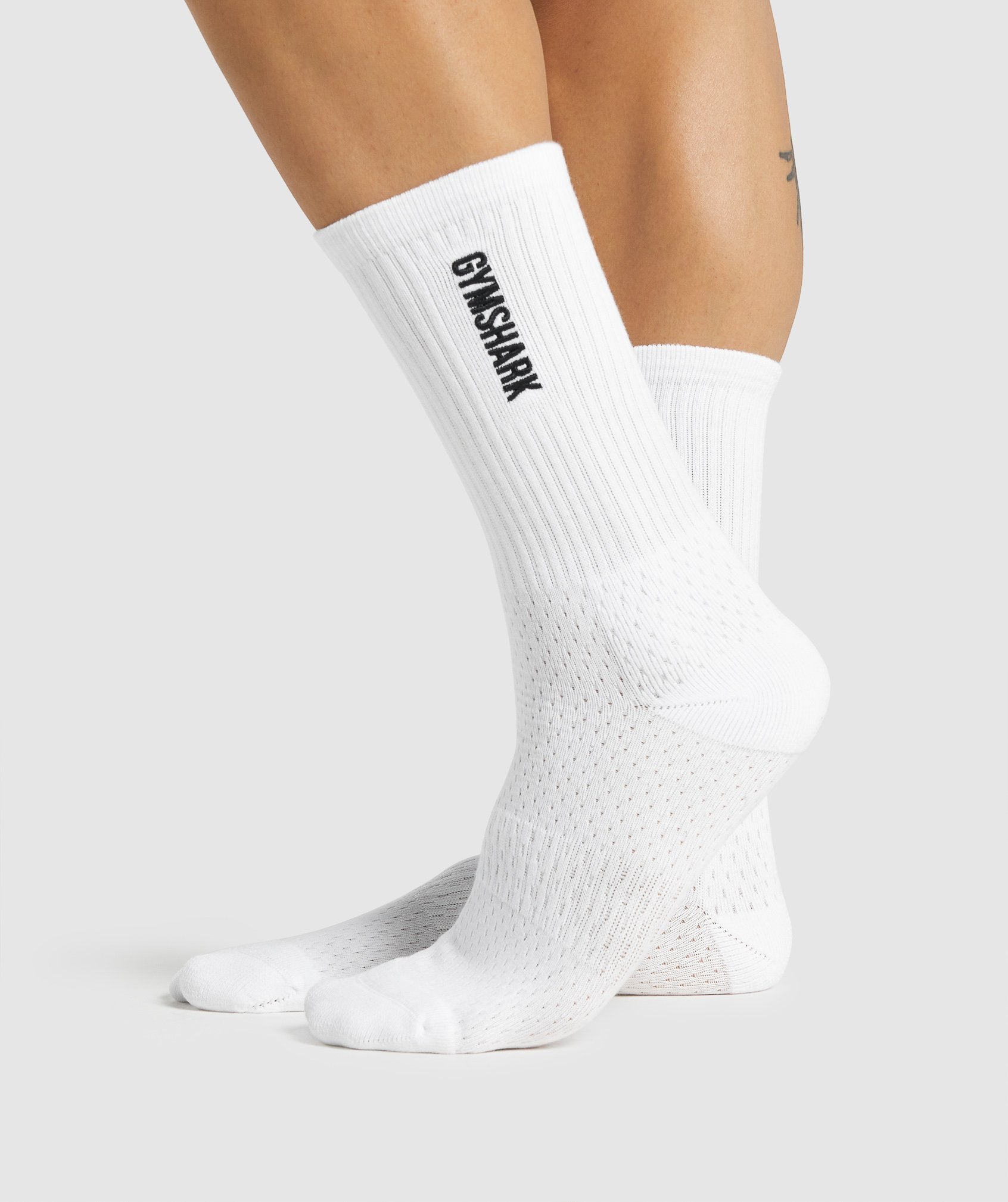 GYMSHARK Gymshark Stitched Branding Athletic Crew Socks | Crisp White Colorway
