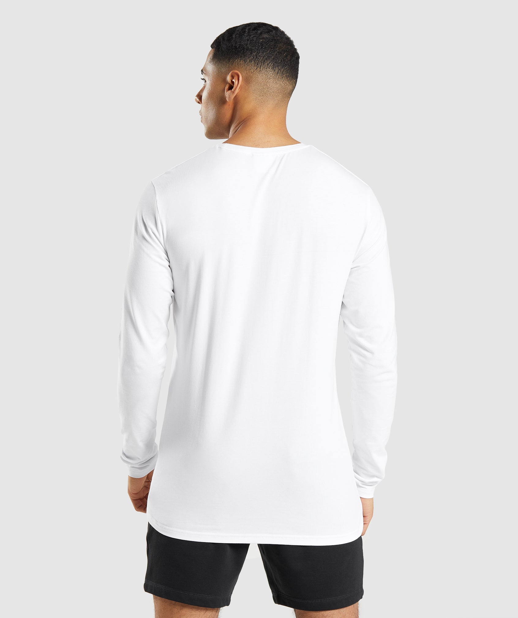 GYMSHARK Classic Fit Long Sleeve Crewneck - Crisp White 