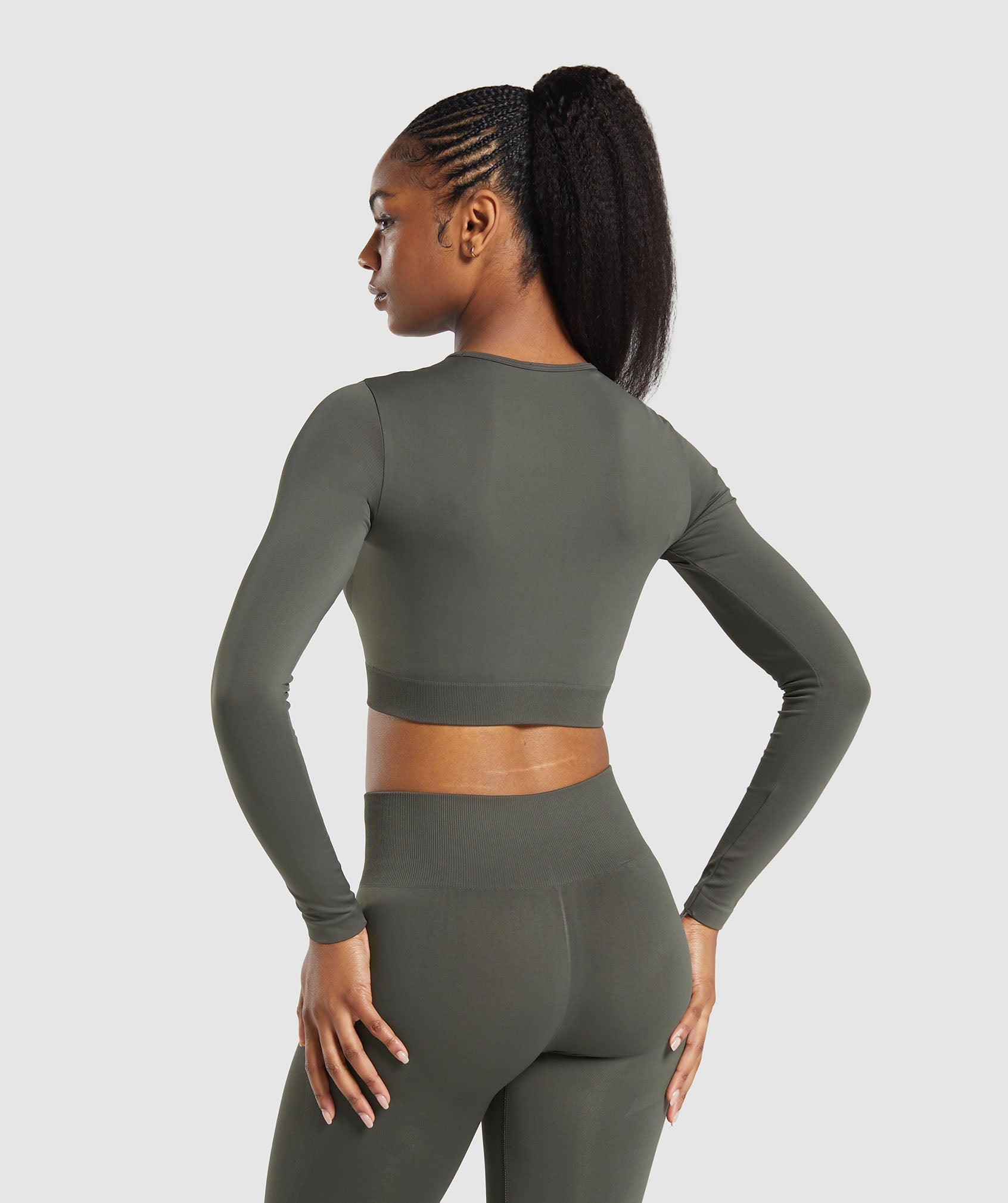 GYMSHARK Gymshark Daily Comfort Seam-Free Long Sleeve Cropped Workout Top - Strength Green Color 