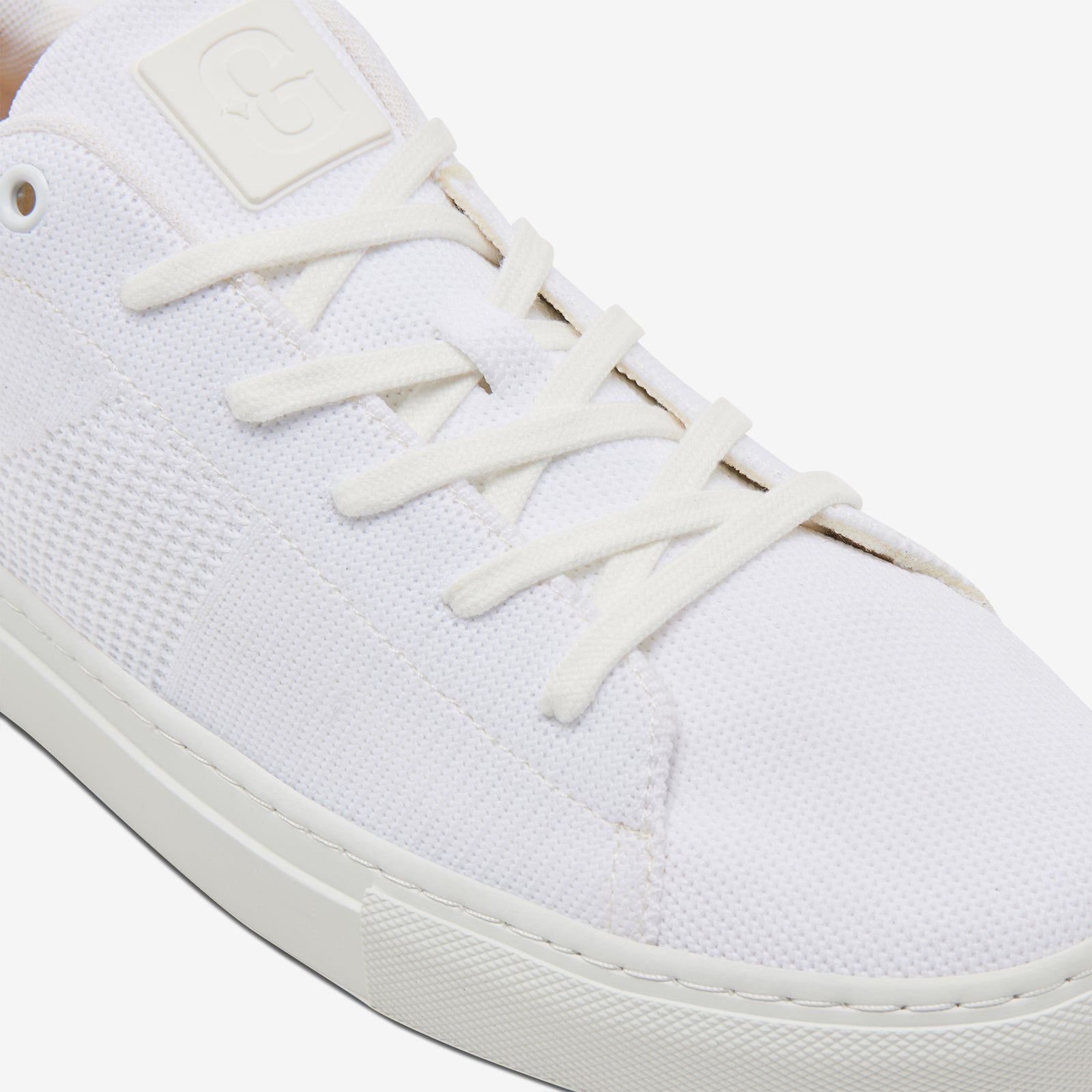 GREATS Premium Royale Knit 2.0 Sneakers - Crisp White & Navy Blue Colorway, Lightweight Breathable Design, Unisex Lifestyle Footwear 