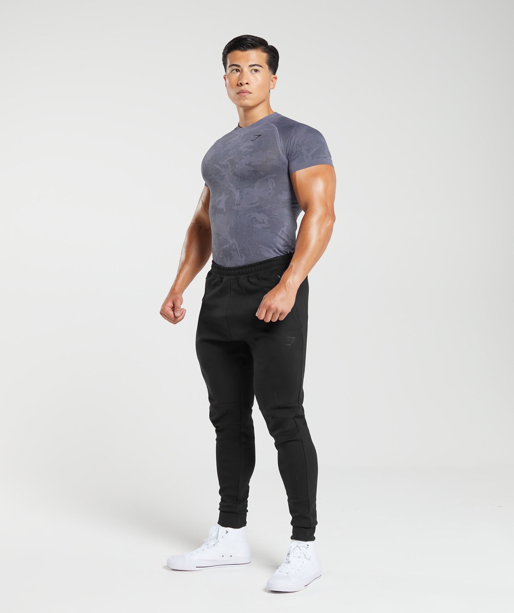 GYMSHARK Geo Seamless Workout Tee - Dewberry Purple & Onyx Black Colorblock