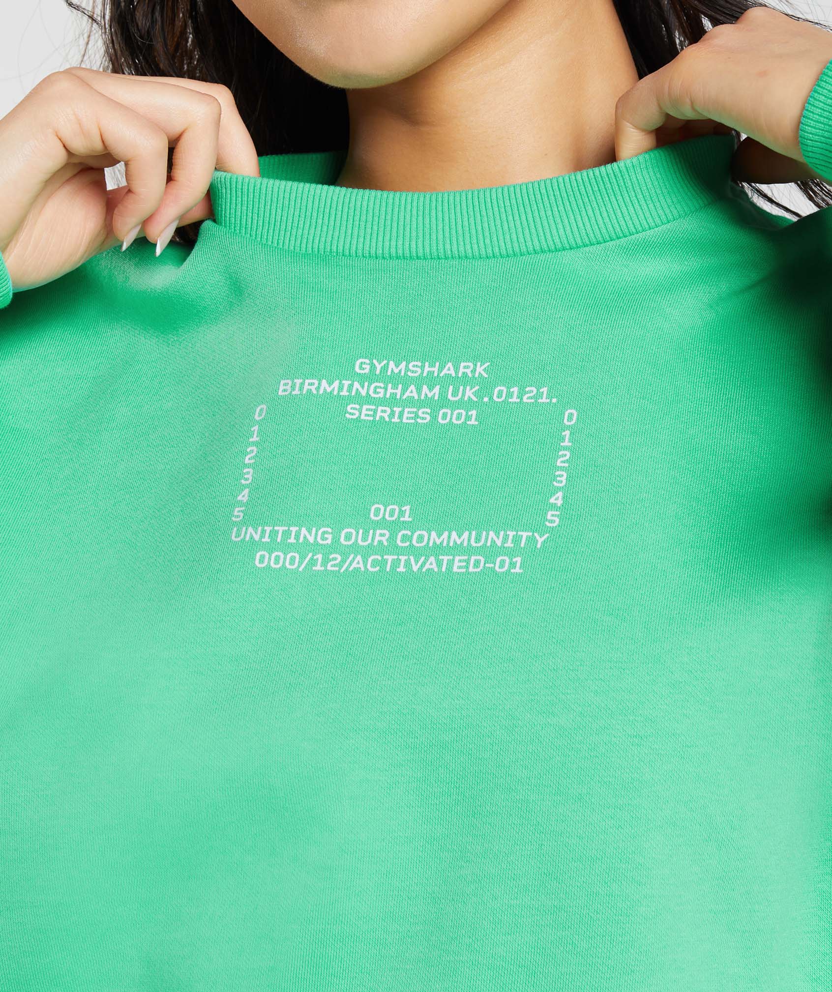 GYMSHARK Gymshark Performance-Enhanced Graphic Crewneck - Vibrant Tropic Green 