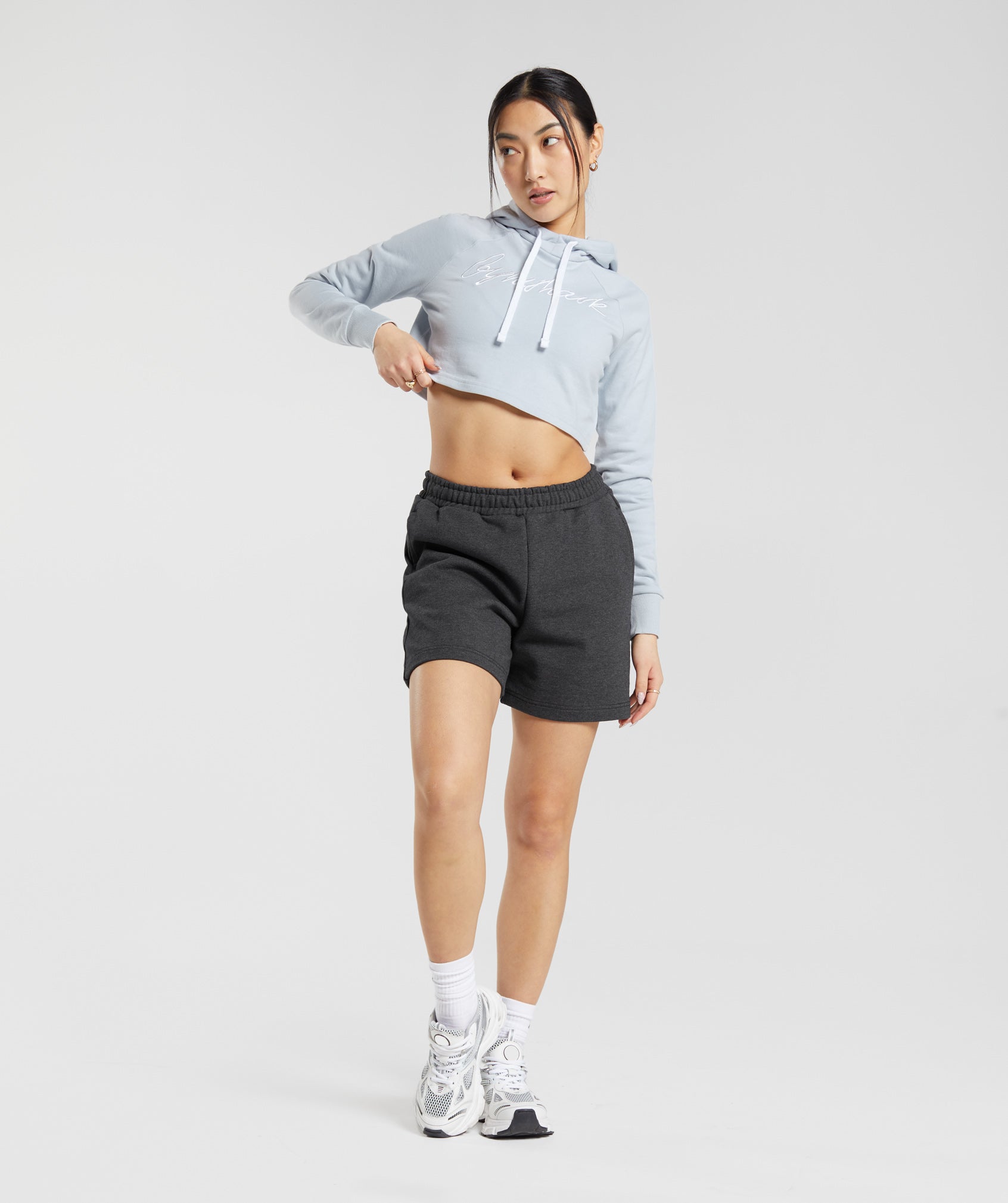 GYMSHARK Gymshark Stitch-Detailed Artwork Cropped Pullover - Riverstone Gray Heritage Tone 