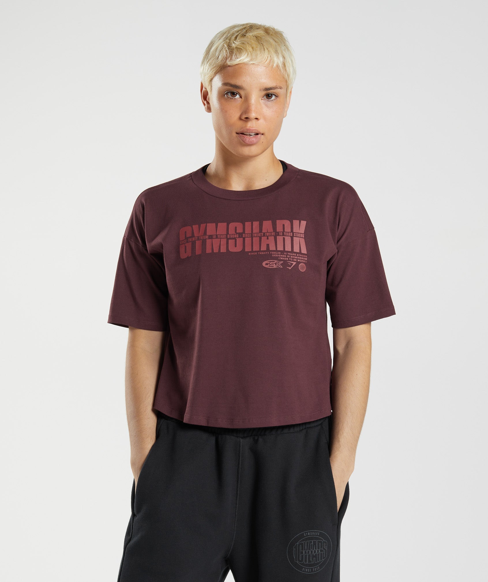 GYMSHARK GYMSHARK GS10 Anniversary Mid-Length Performance Top - Toasted Maroon Comfort Fit