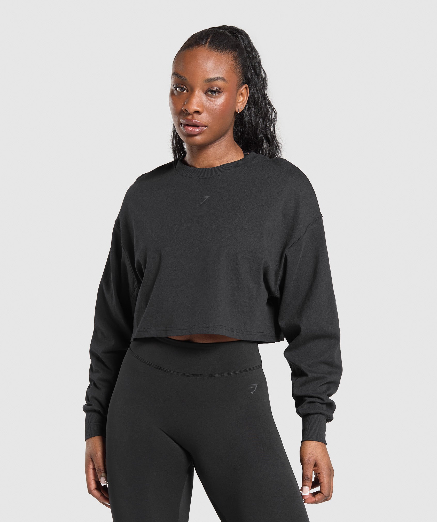 GYMSHARK Fitted Wordmark Graphic Long Sleeve Tee - Onyx Black 