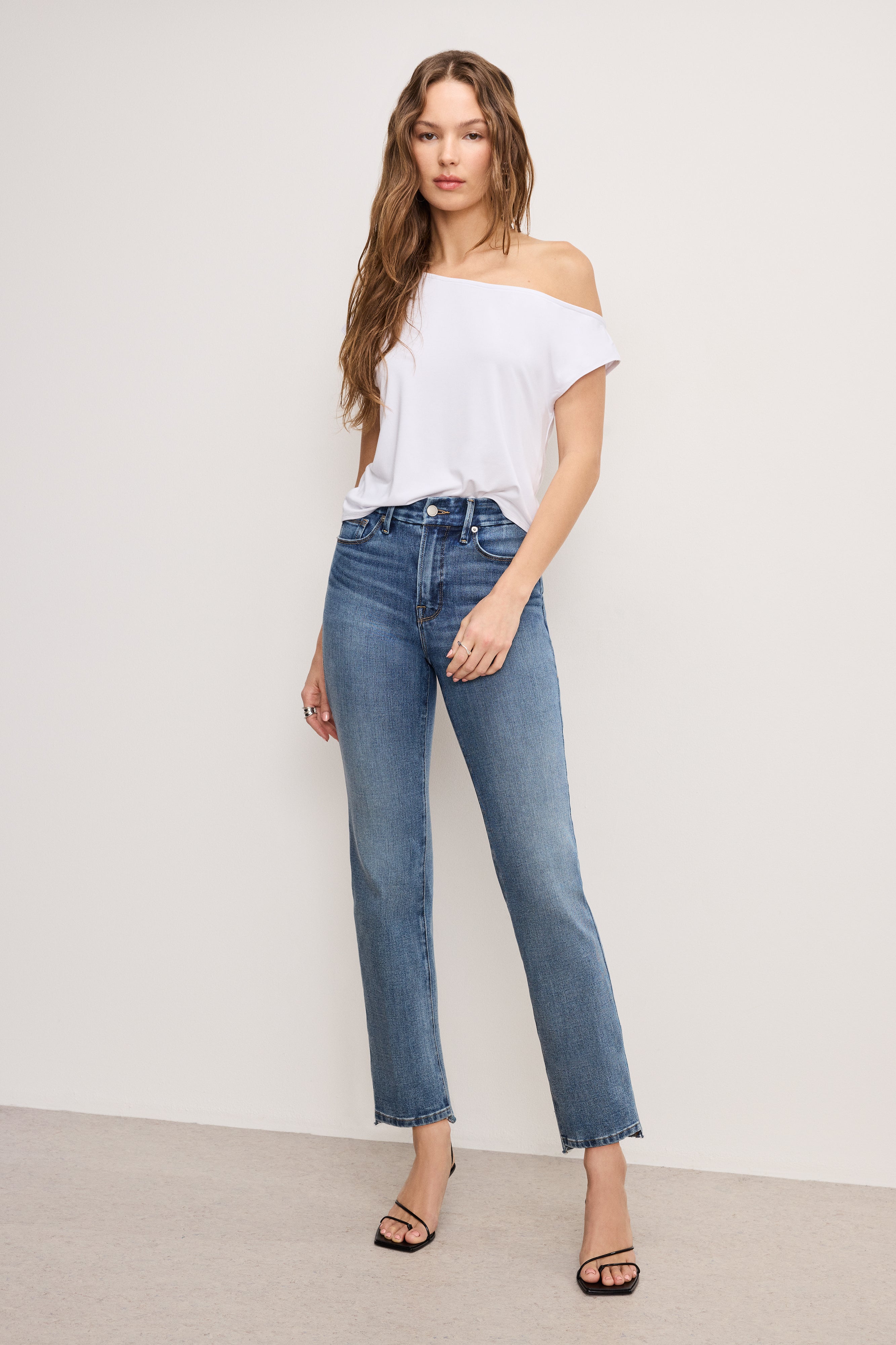 GOOD AMERICAN Soft Tech Slimming Straight-Leg Denim | Indigo 855