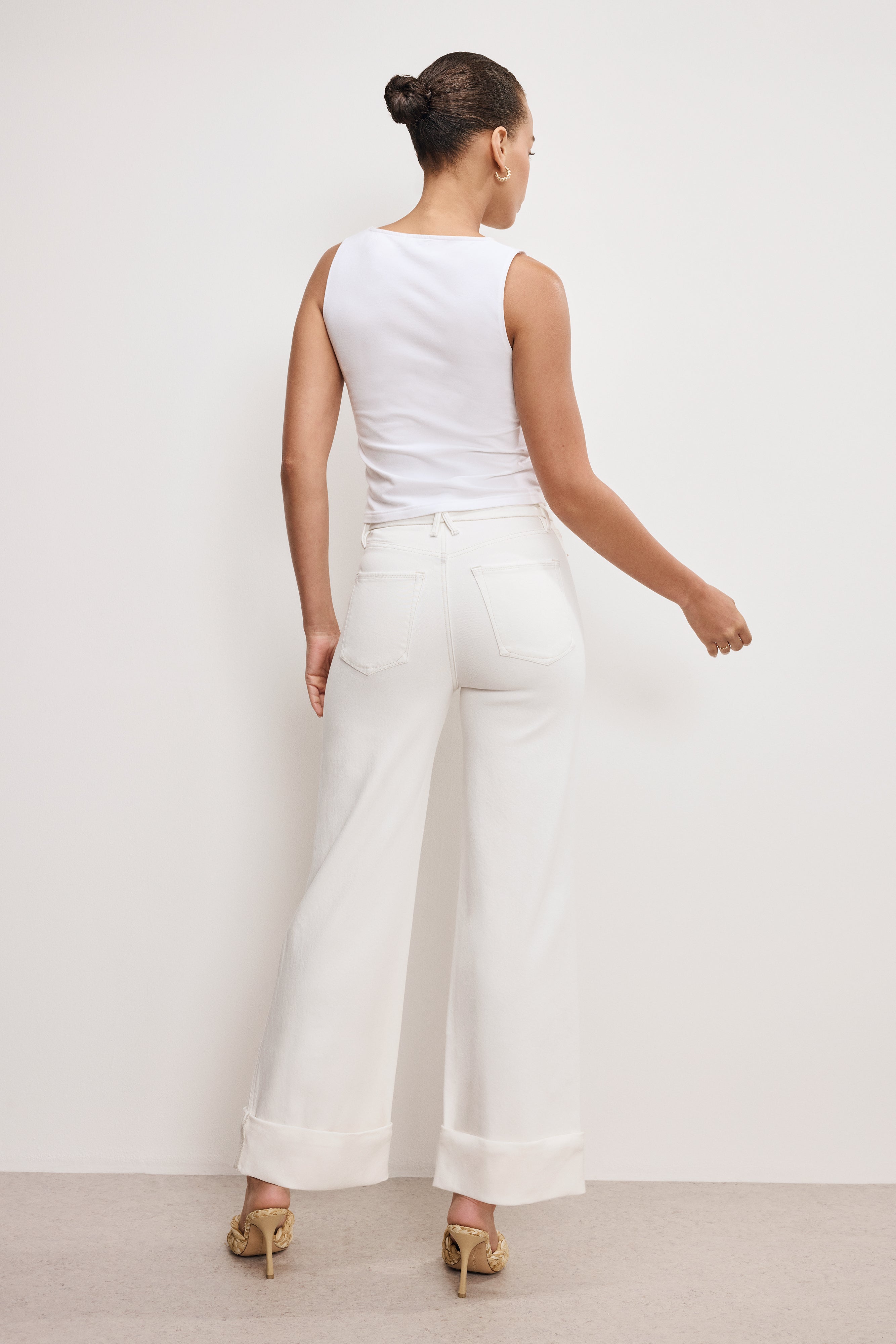 GOOD AMERICAN CloudTouch Flex Fabric Skater-Fit Relaxed Wide-Leg Crop Jeans | Cloud-White
