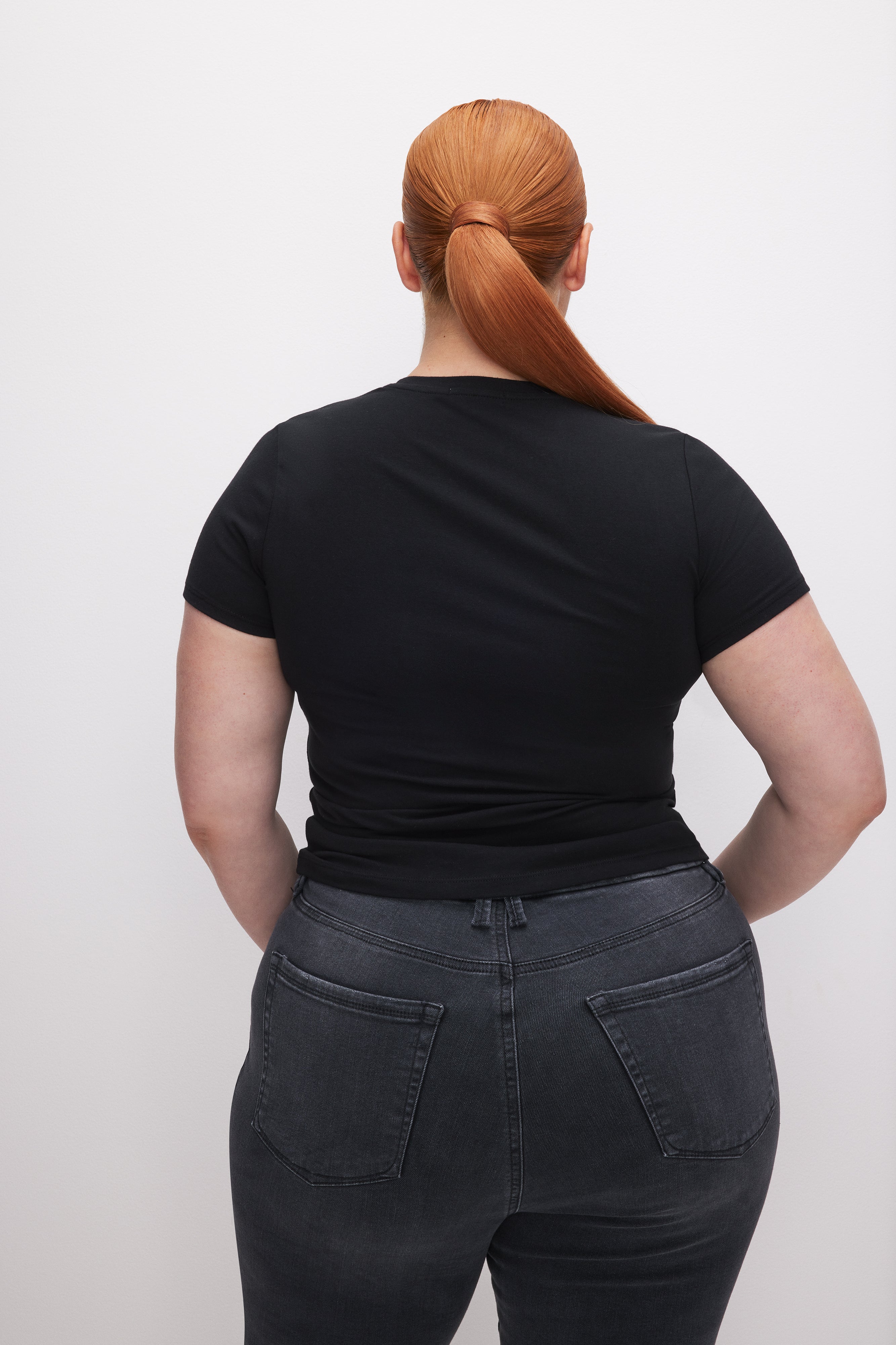 GOOD AMERICAN Ultra-Stretchy Soft Crop Tee | BLACK001 