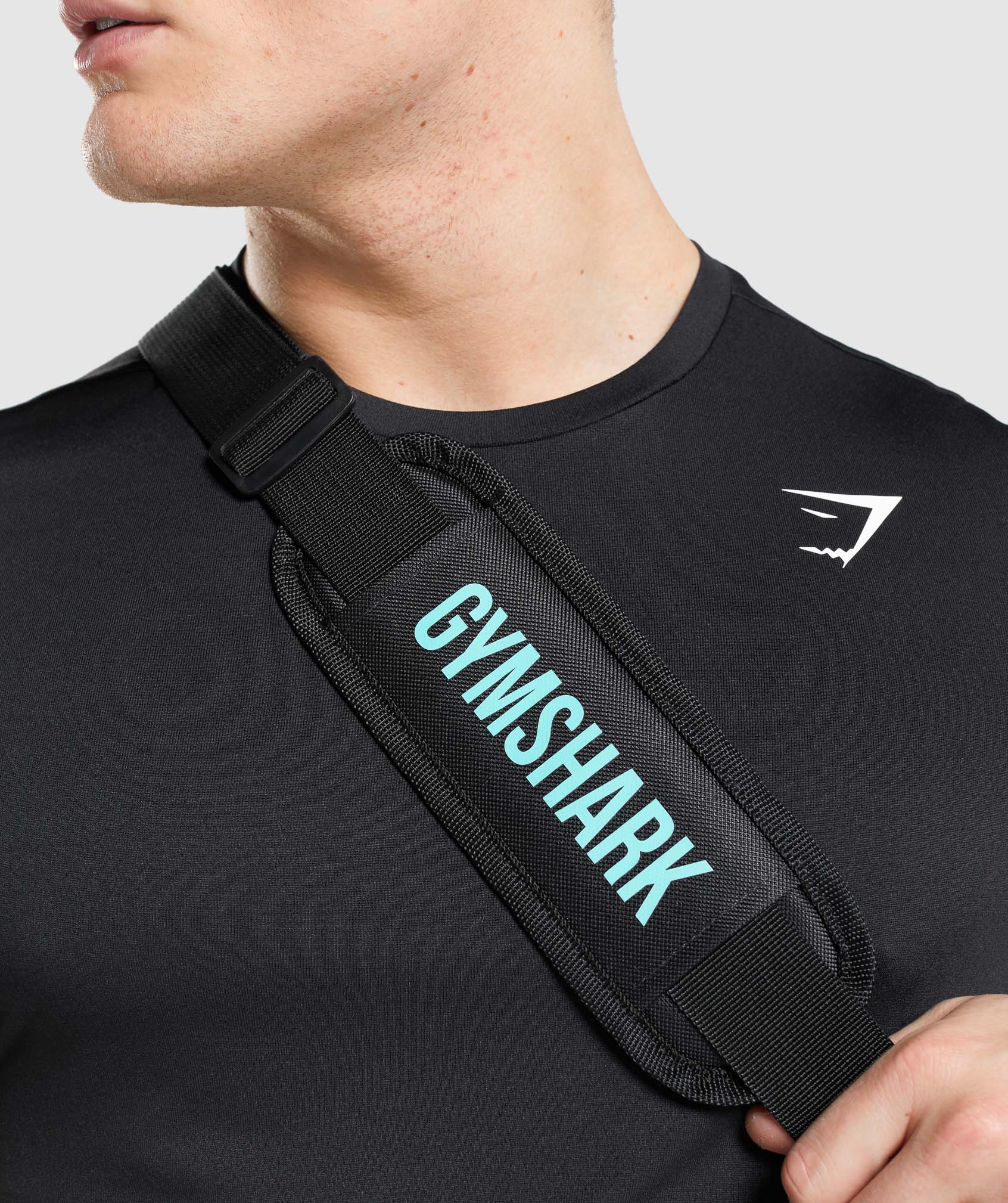 GYMSHARK GYMSHARK Athletic Barrel Duffel - Water-Resistant Navy/Black Gym Bag for Training & Travel