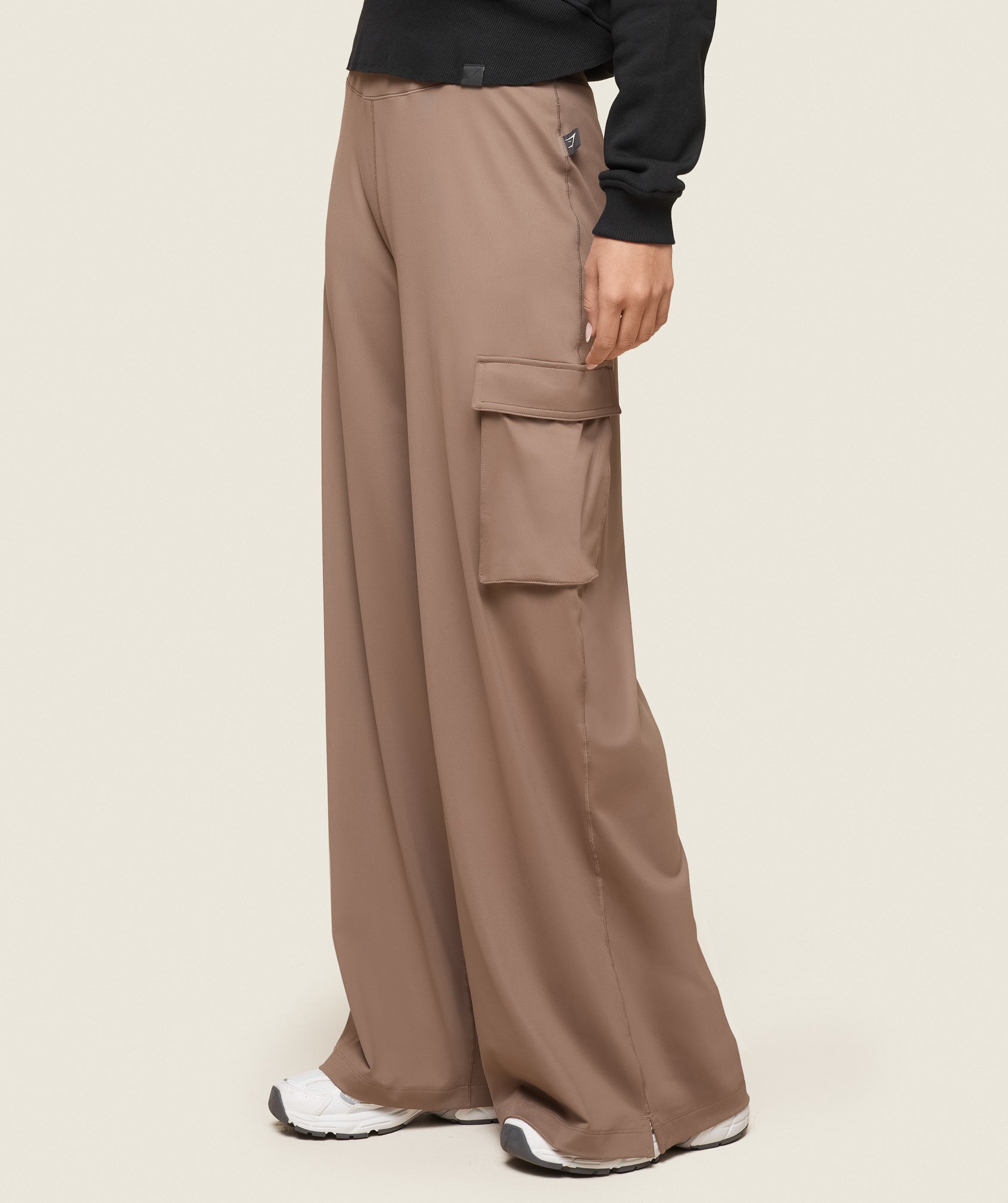 GYMSHARK Gymshark GS x Leana Deeb High-Waisted Bootcut Yoga Trousers - Sculpt & Tone in Rich Cocoa Brown 