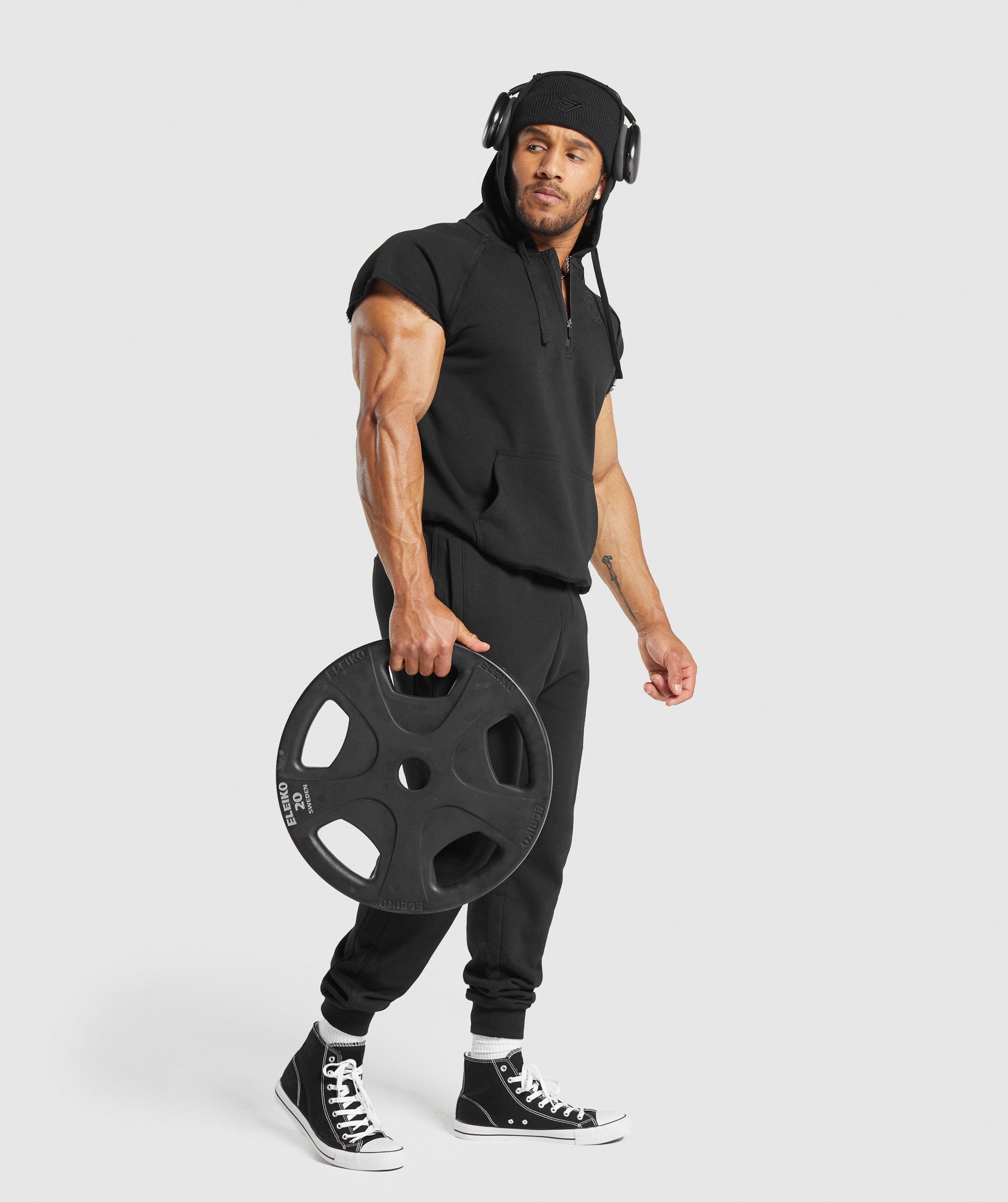 GYMSHARK Gymshark Legacy Performance Quarter-Zip Cap Sleeve Pullover - Sleek Black Design 