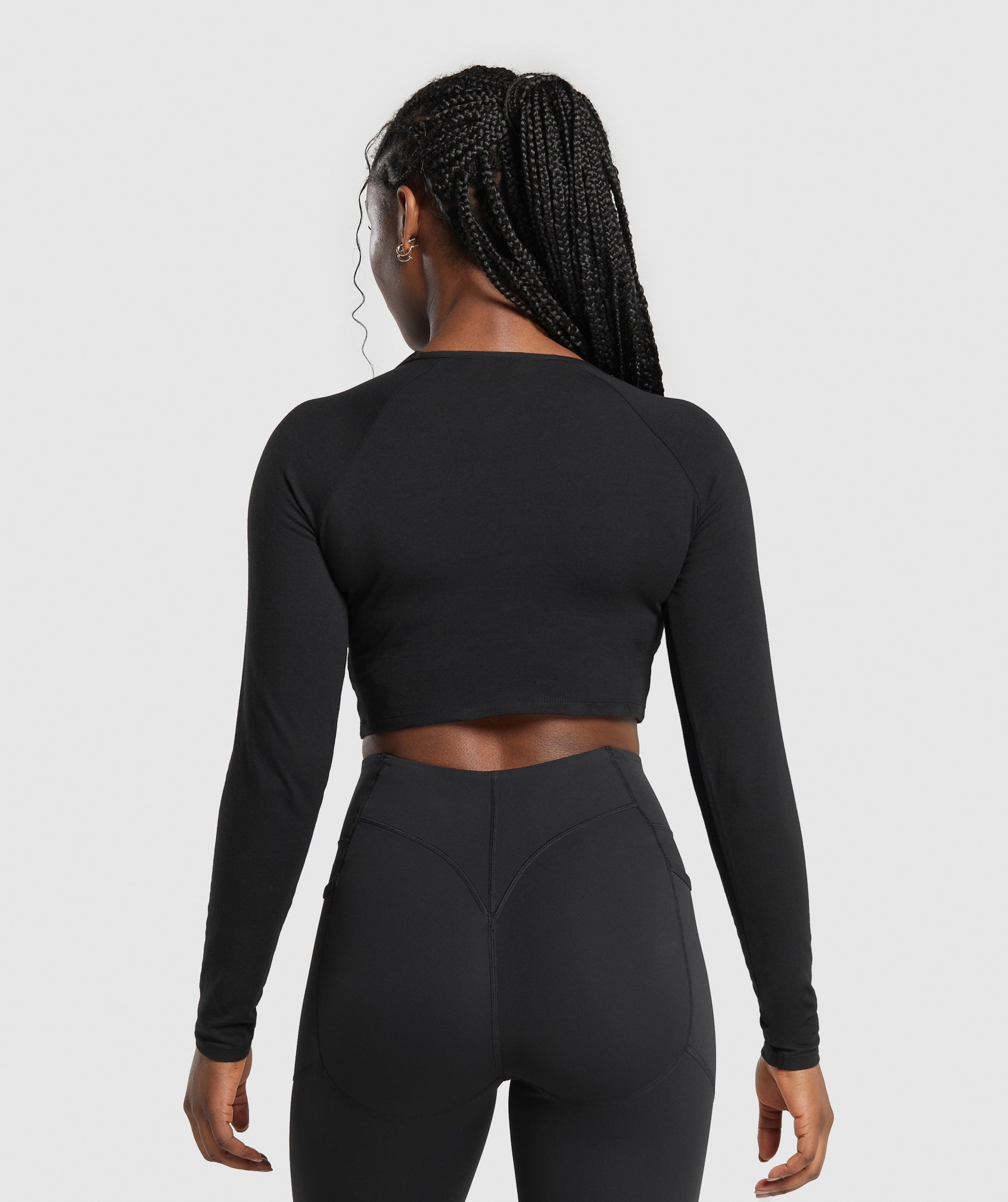 GYMSHARK GYMSHARK Workout-Ready Long Sleeve Cropped Tee - Sleek Black Style 