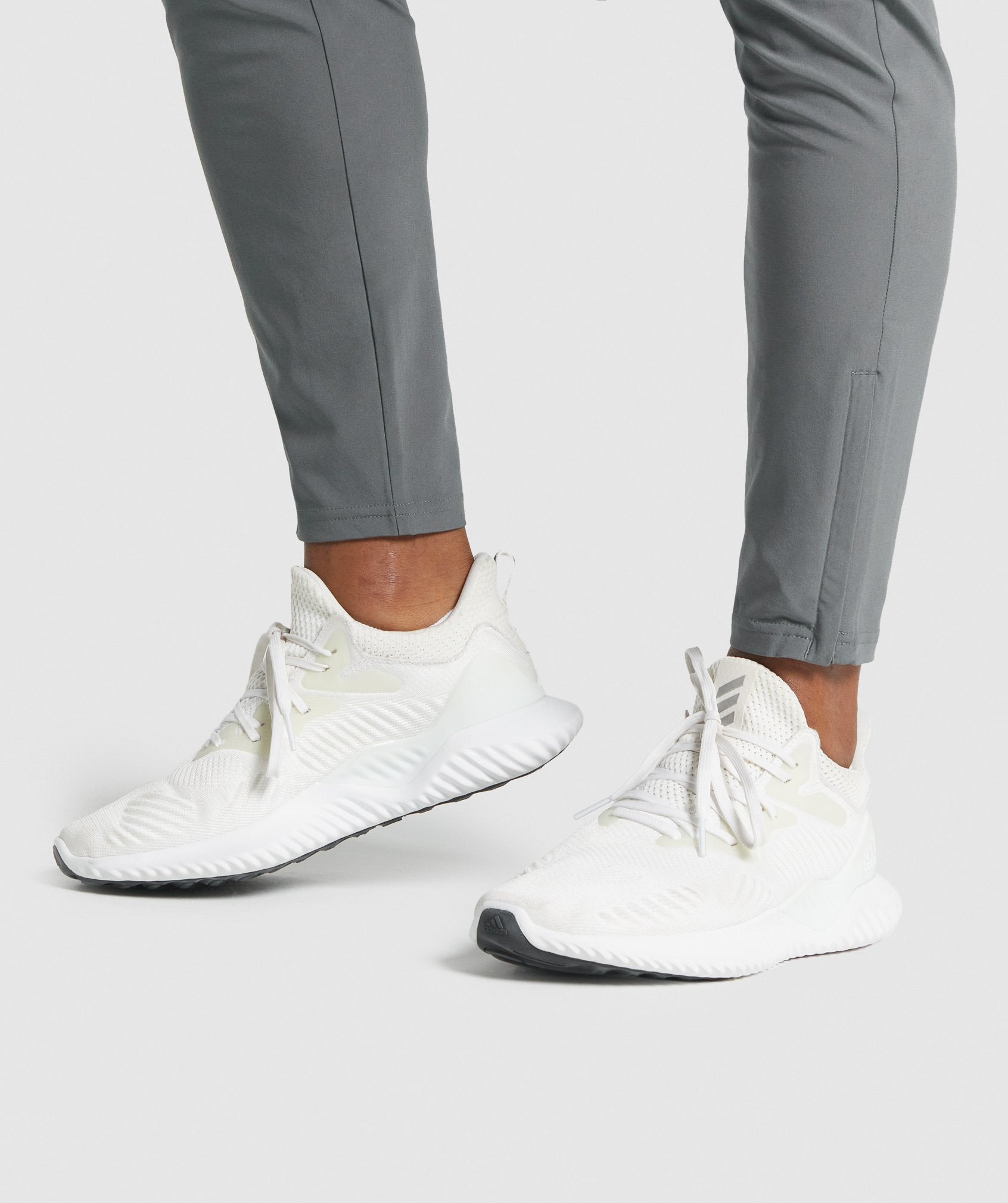 GYMSHARK Invisible Athletic Socks - Breathable No-Show Design in Bright White 