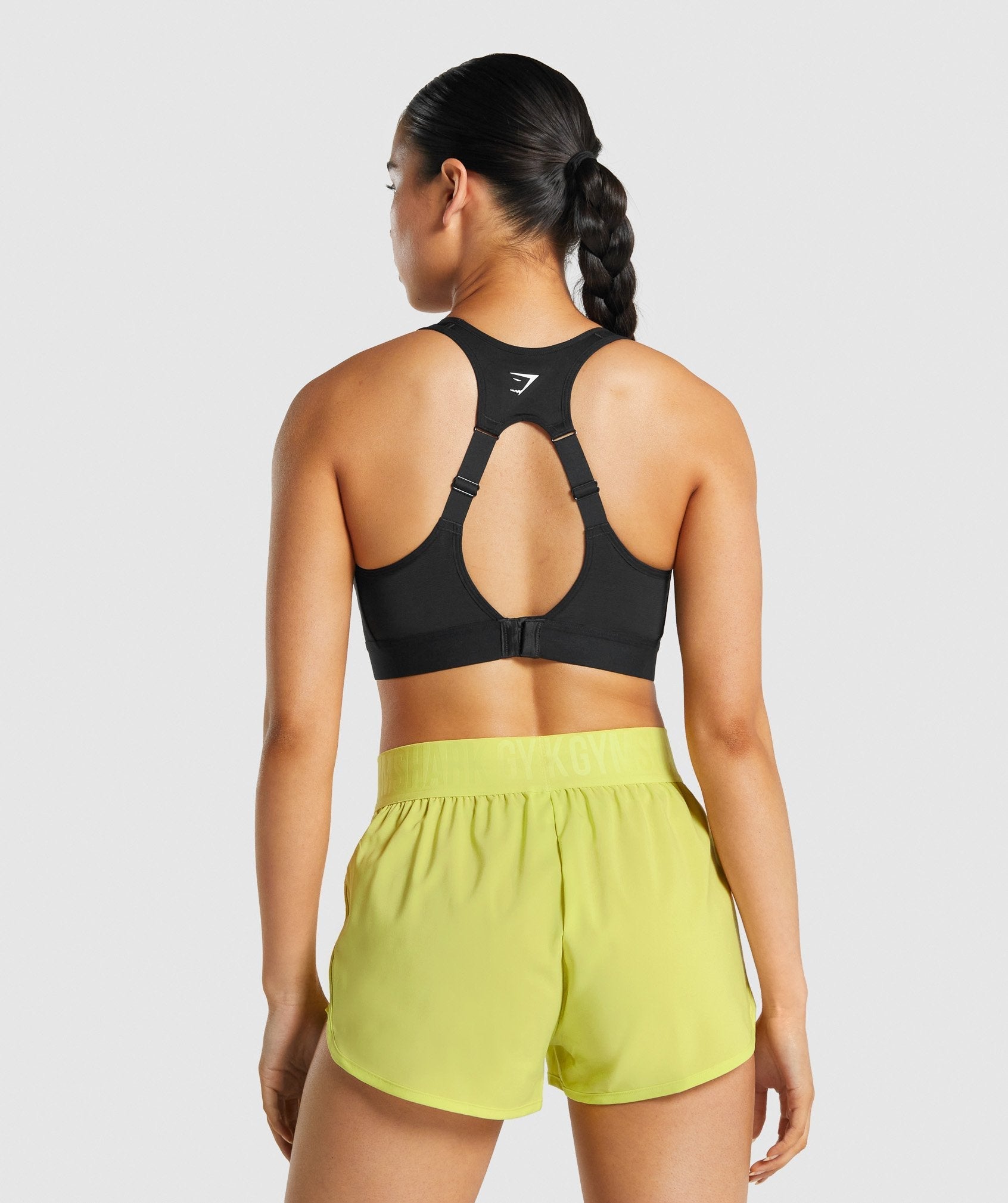 GYMSHARK Gymshark Performance-Enhanced Open Back Sports Bra with Breathable Design - Sleek Black 