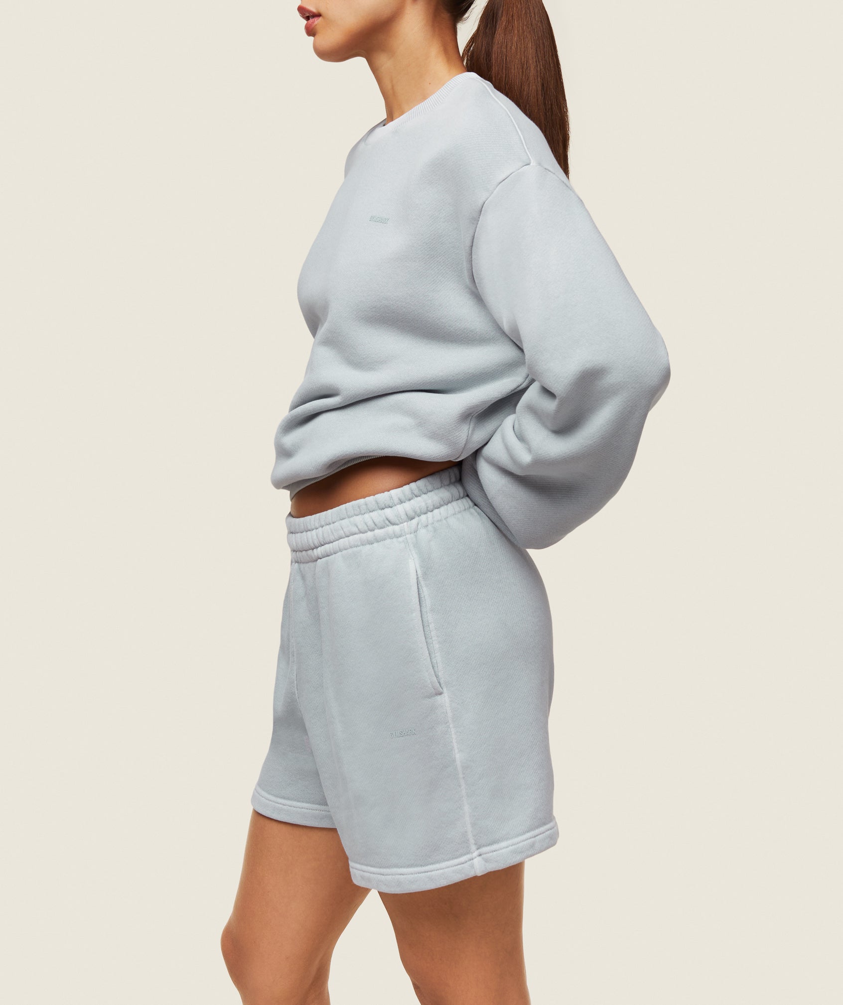 GYMSHARK GYMSHARK Everyday-Wear Oversized Crewneck Sweatshirt - Comfy Fit in Heather Ice Grey 