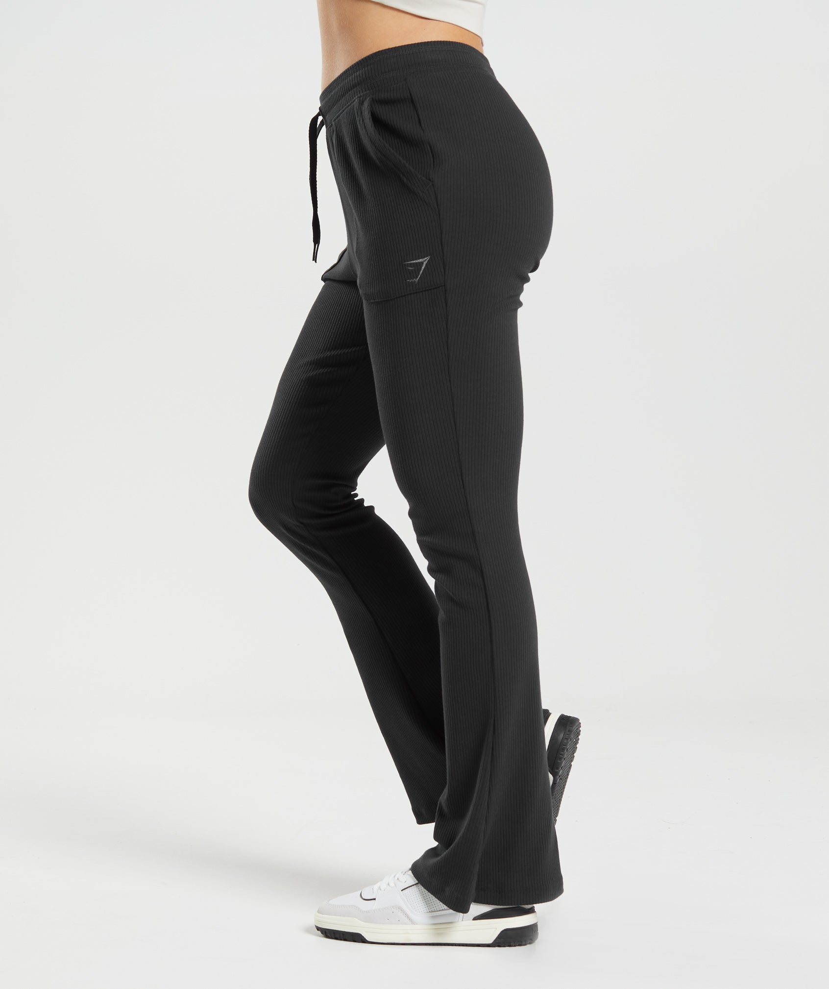 GYMSHARK GYMSHARK High-Waisted Bootcut Activewear Pants - Stretch Black Trousers 
